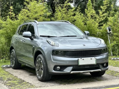 Lynk & Co 01 EM-P