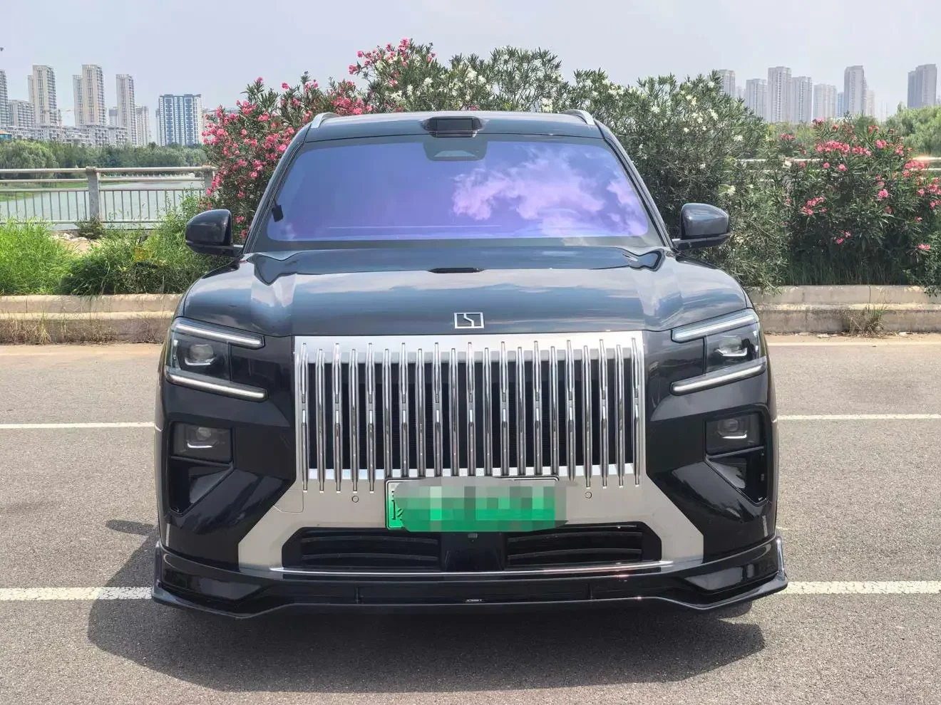 ZEEKR 8X