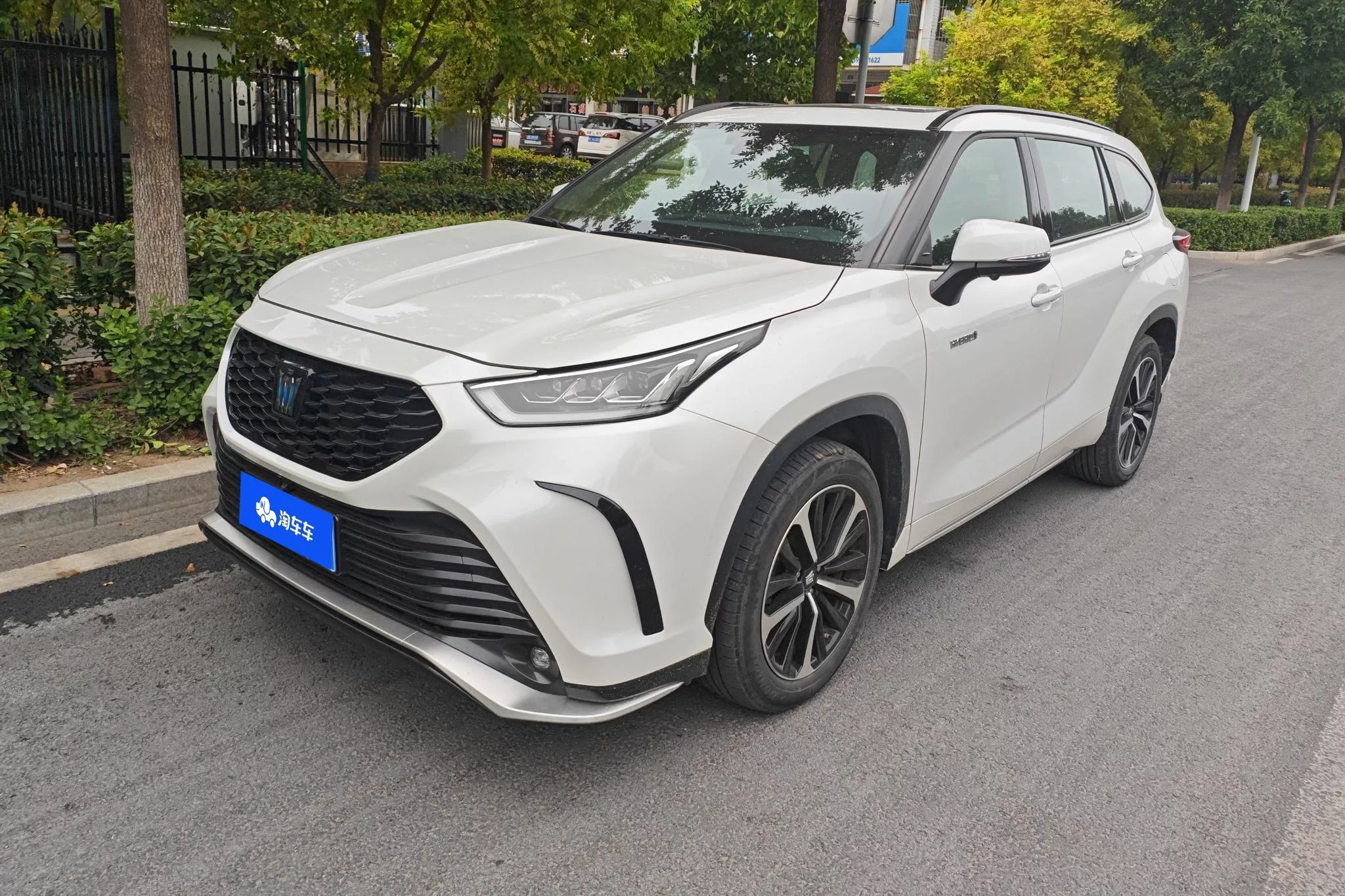 Toyota Crown Kluger