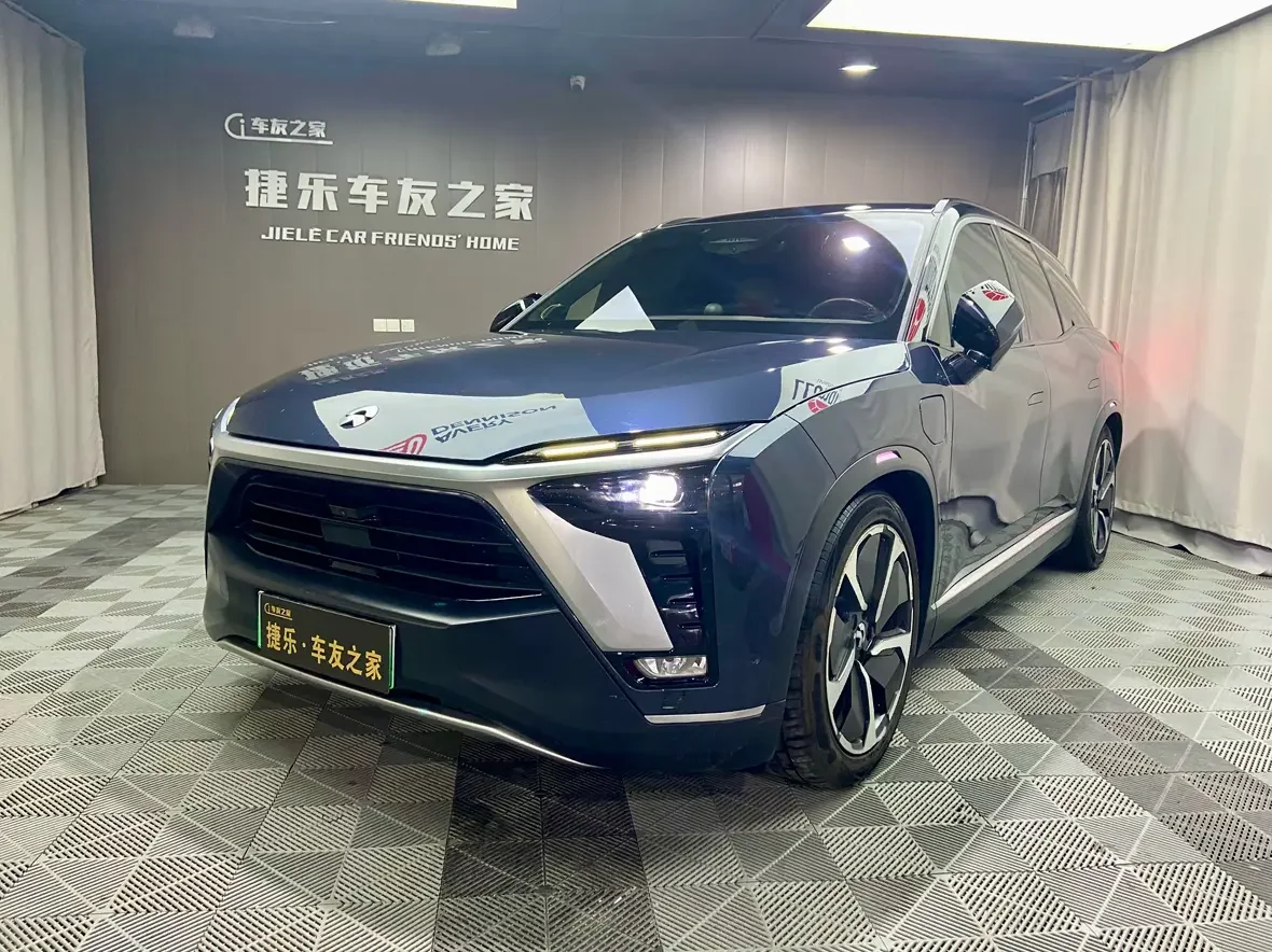 NIO ES8
