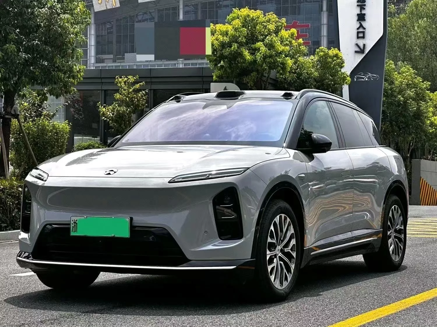 NIO ES6