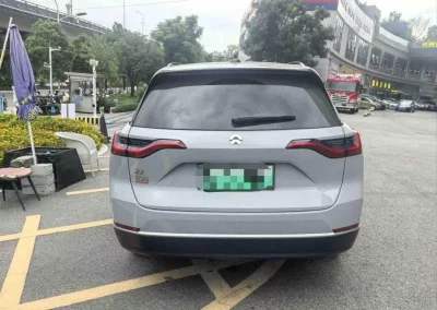 NIO ES8