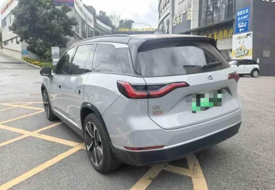 NIO ES8