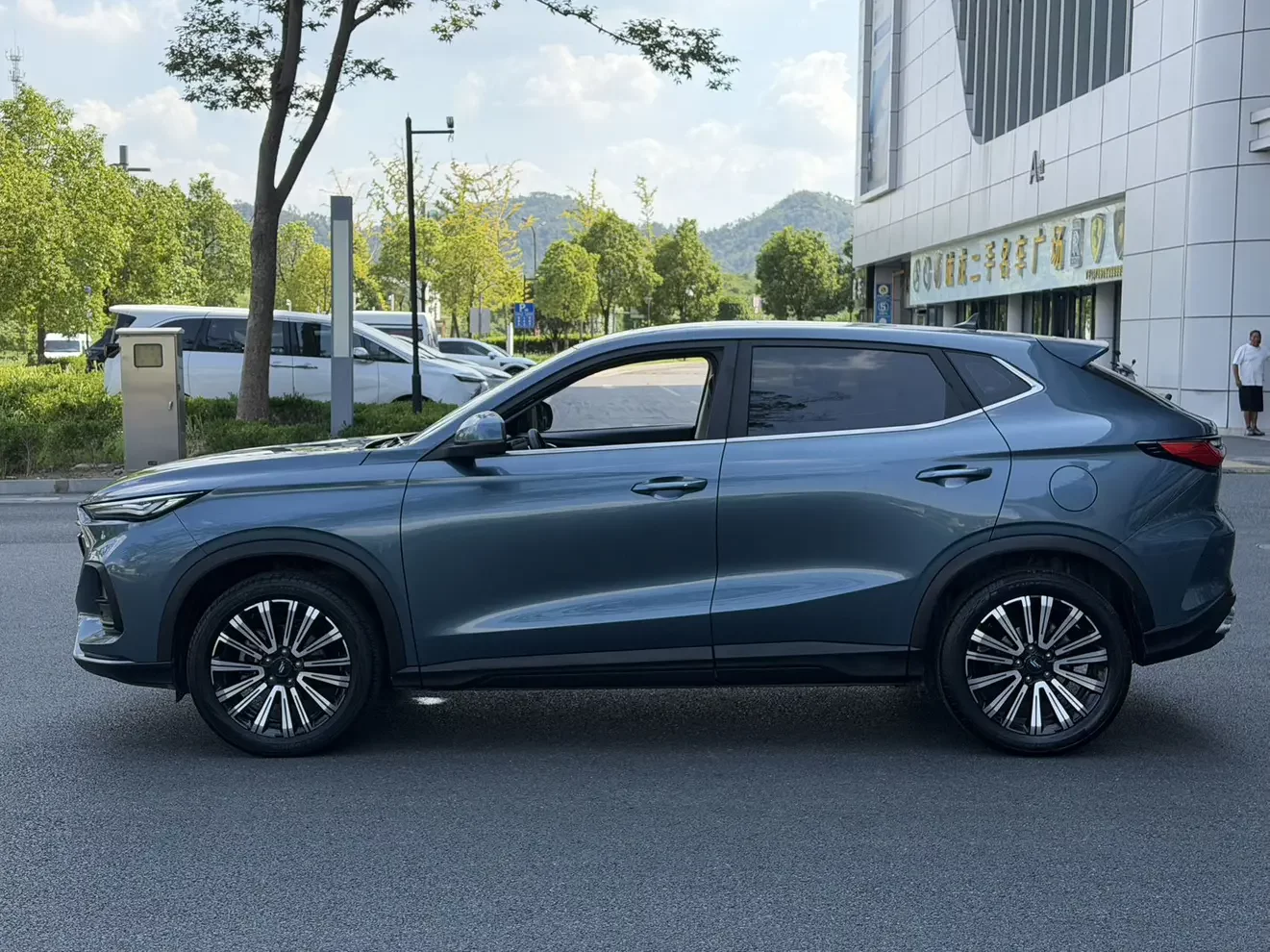 Oshan Changan Auchan X5