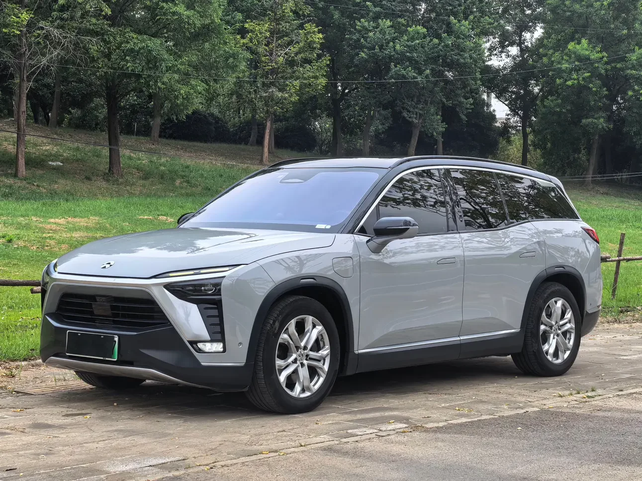 NIO ES8