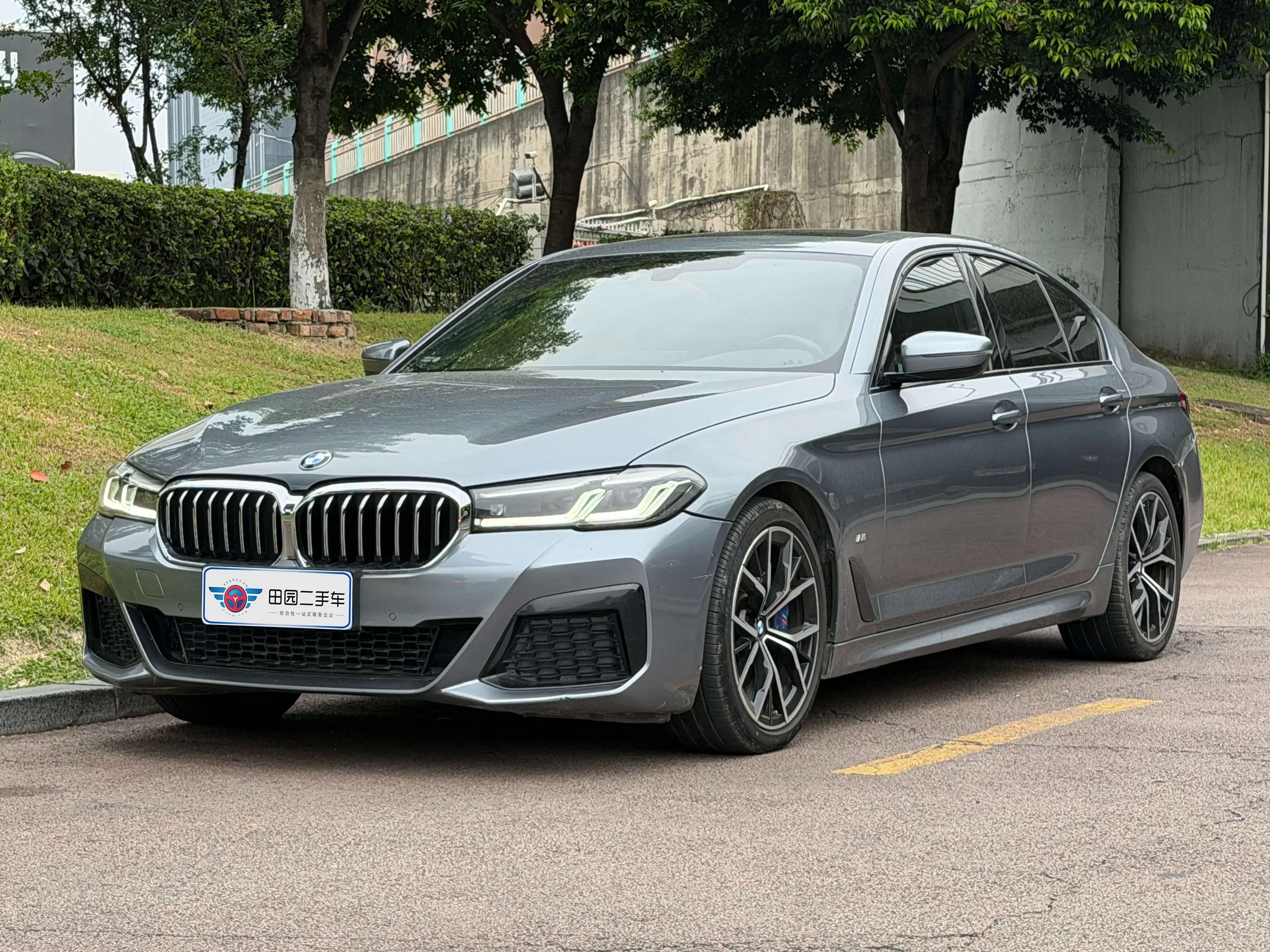 BMW 5-SERIES