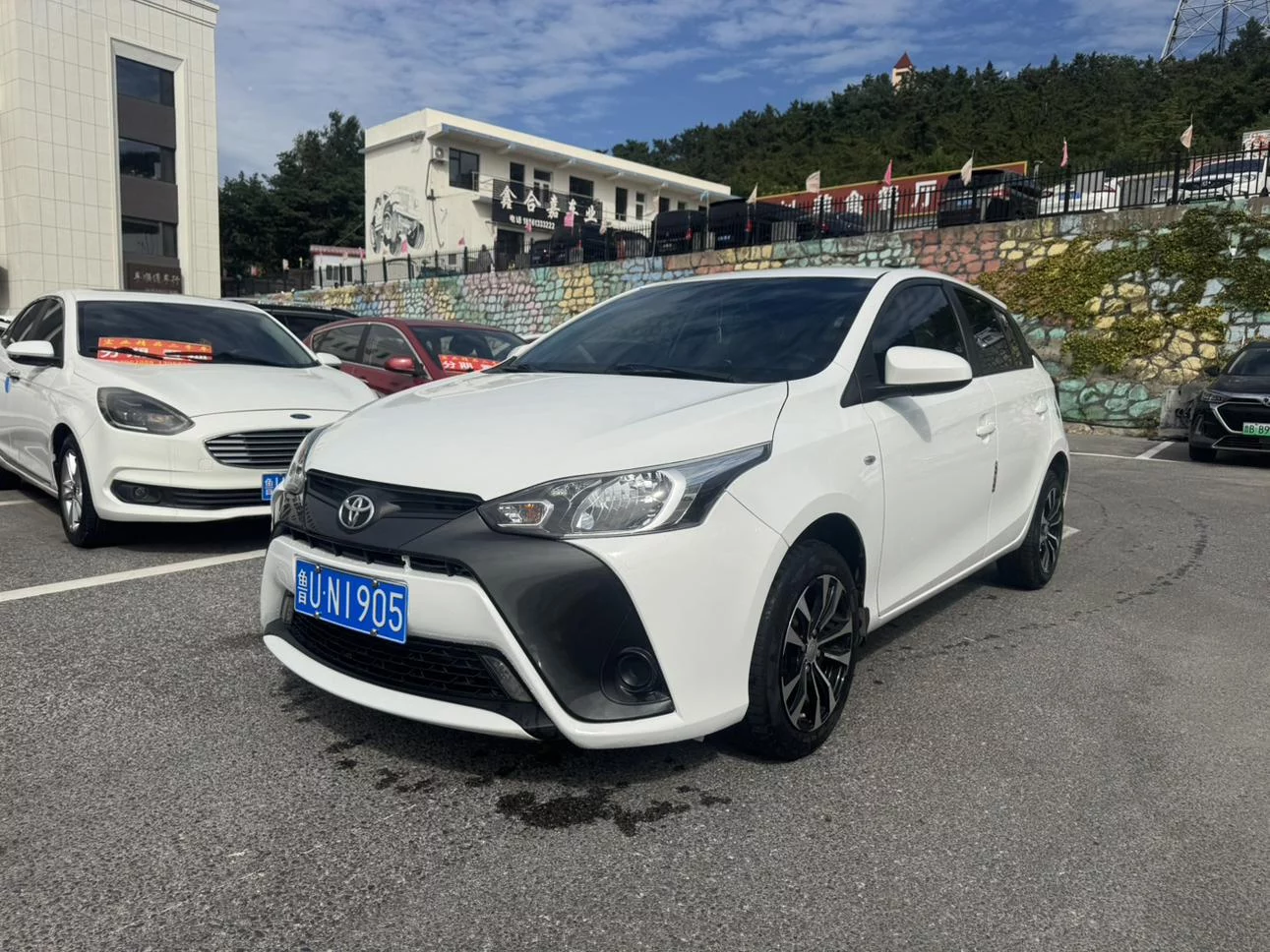 Toyota Yaris L