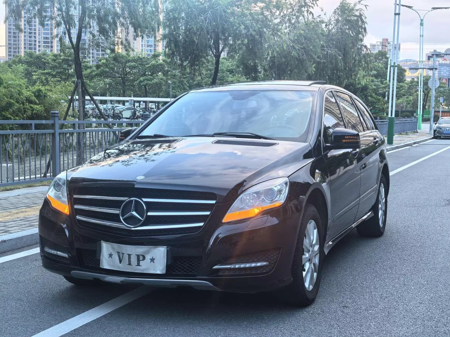 Mercedes-Benz R-Class