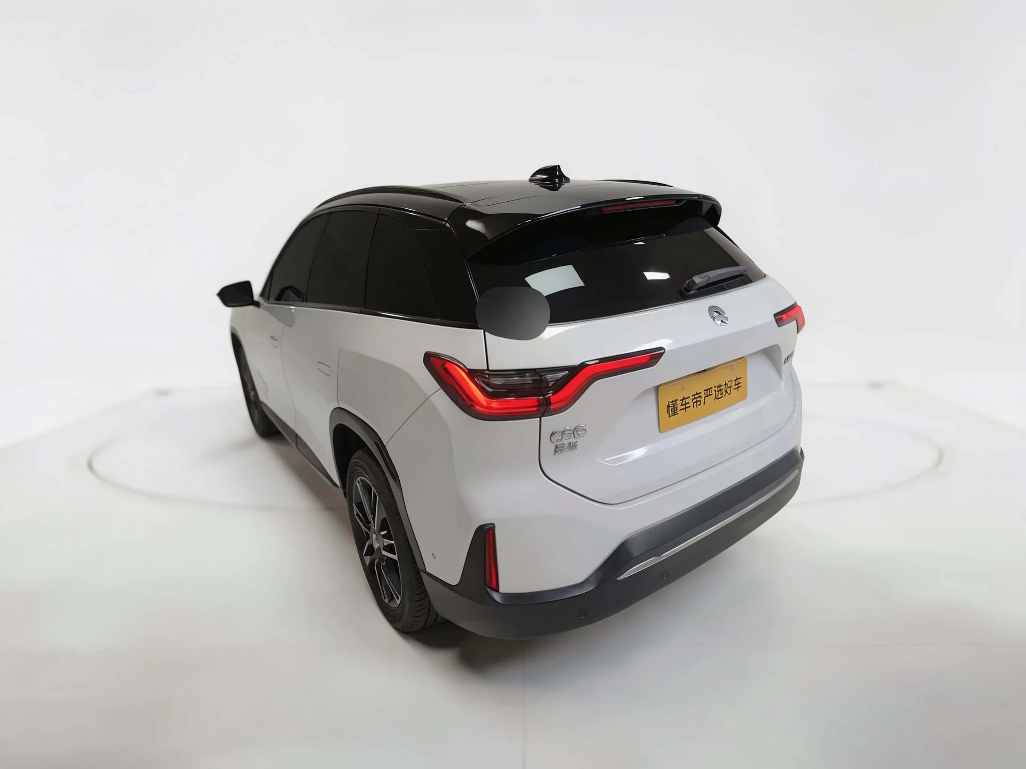 NIO ES6