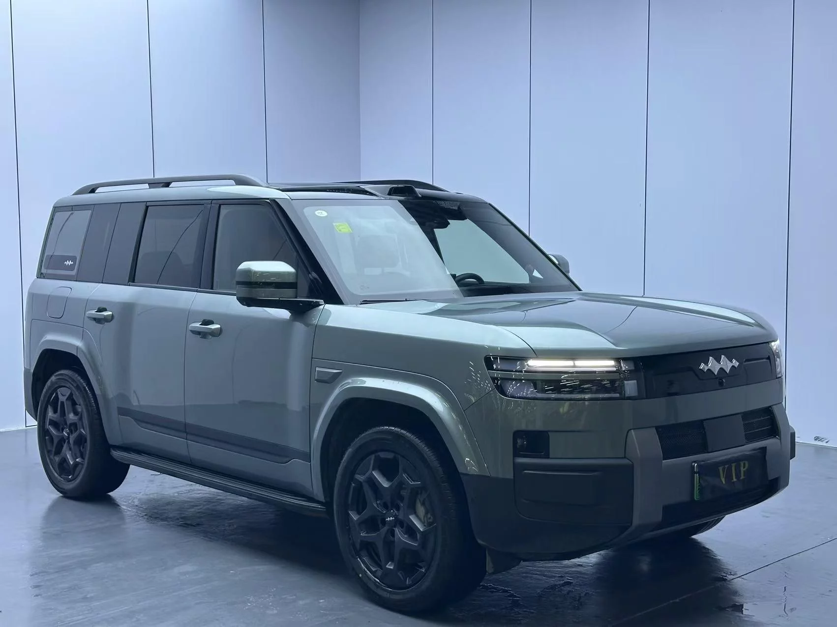 BYD Leopard Titanium 7 PHEV