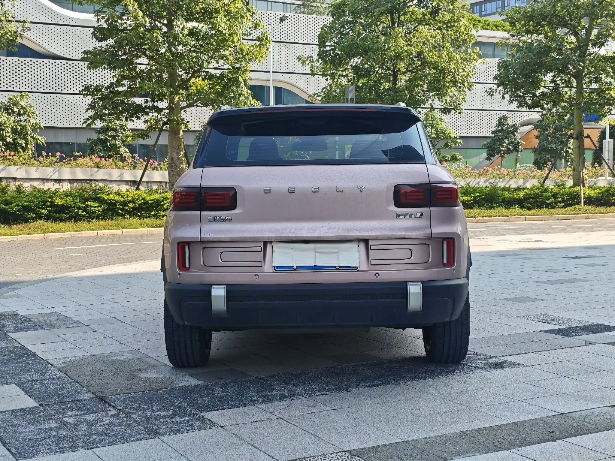 Geely ICON