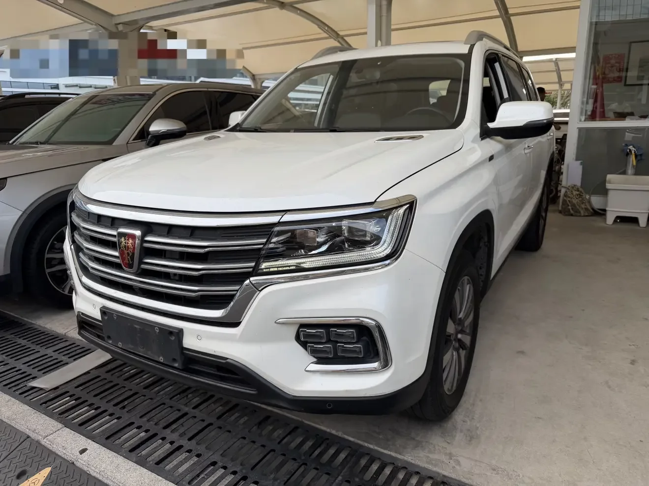 ROEWE RX8