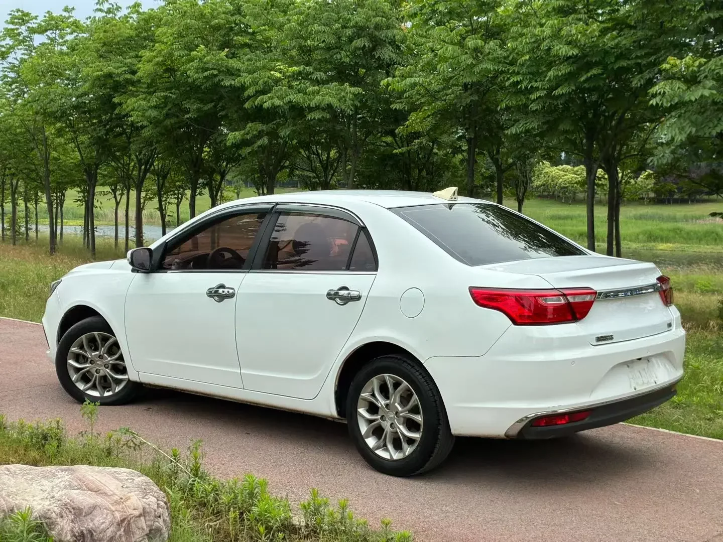 Geely Vision