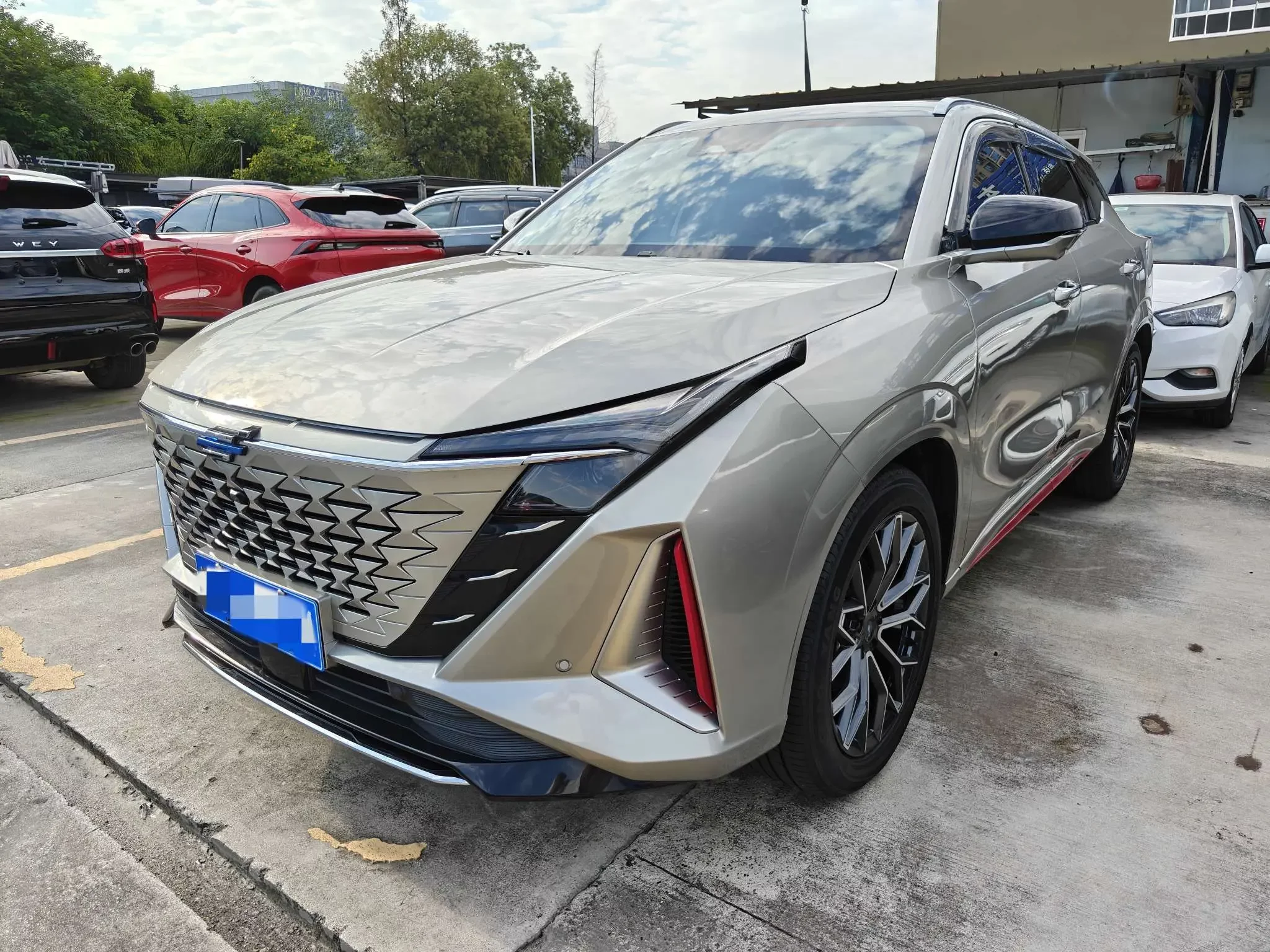Oshan Changan Auchan Z6