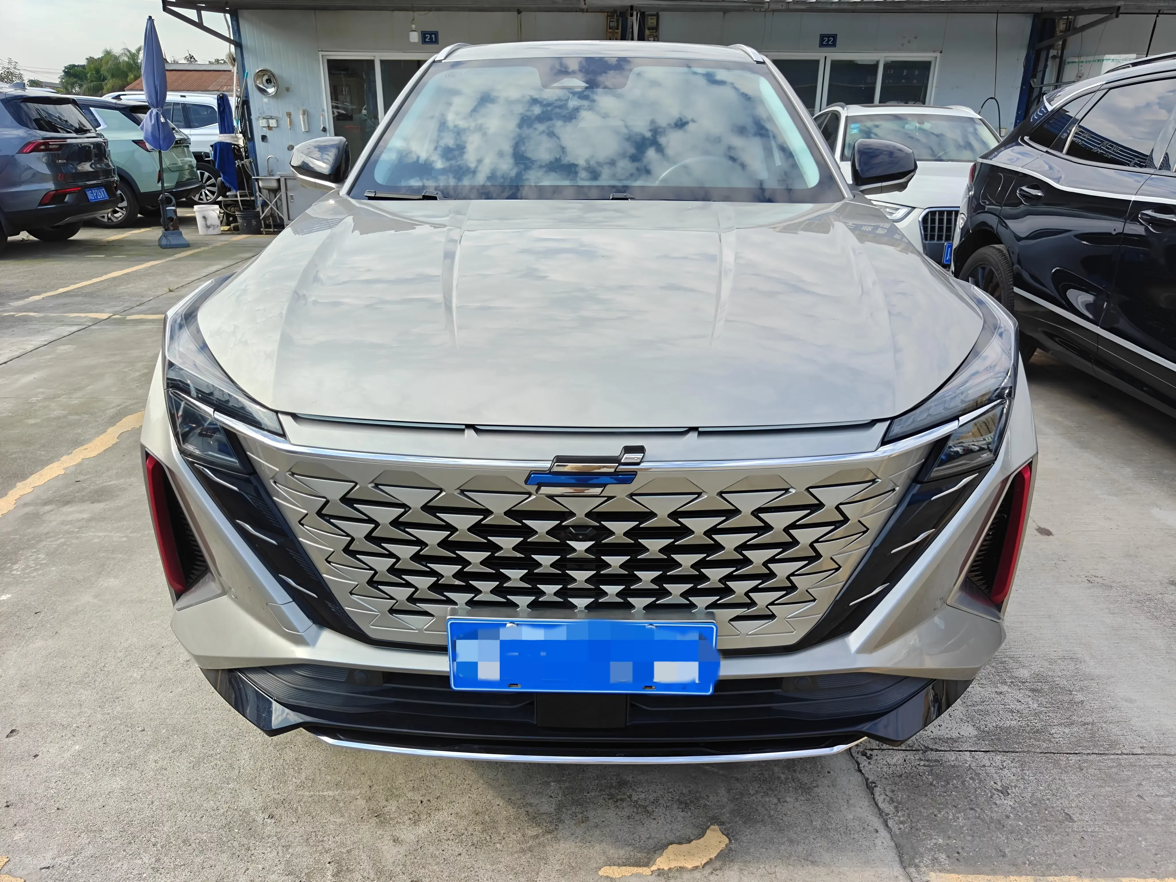 Oshan Changan Auchan Z6