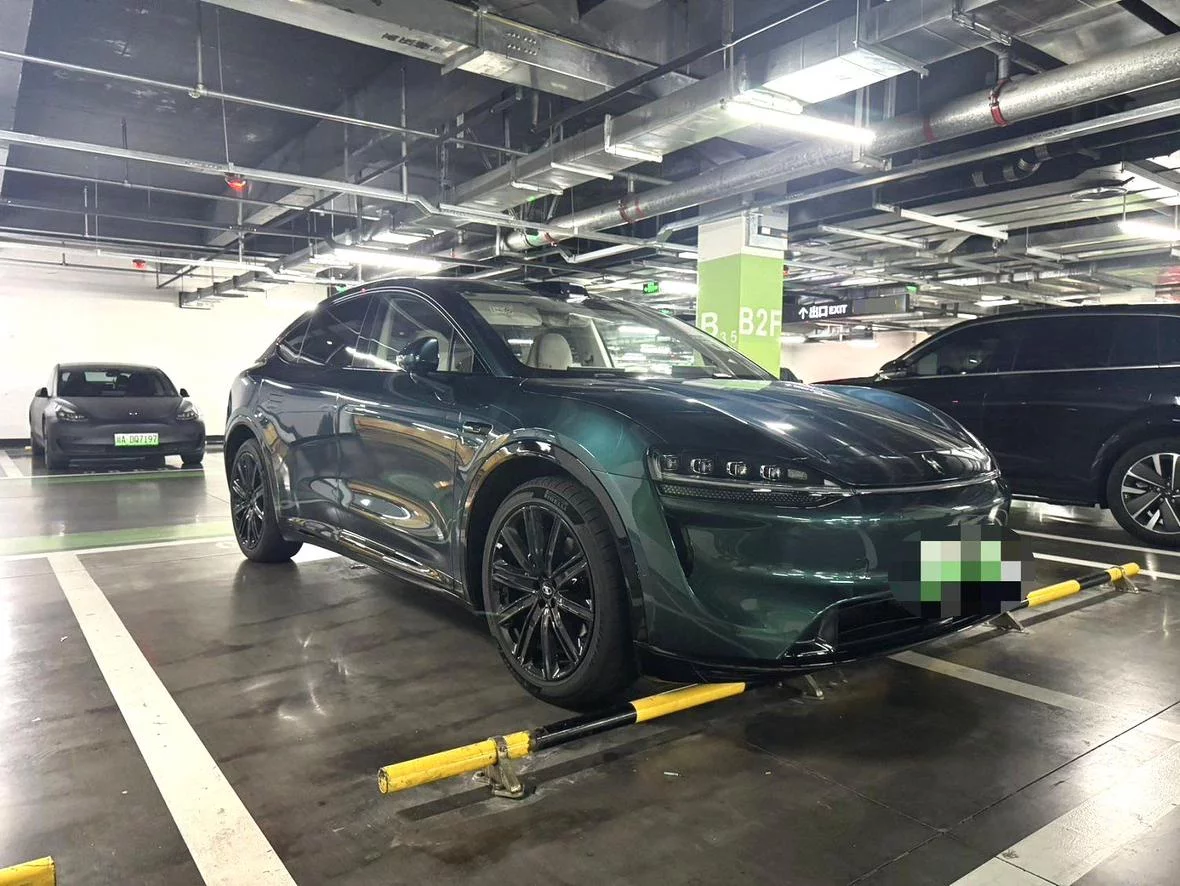 Luxeed Zhijie R7
