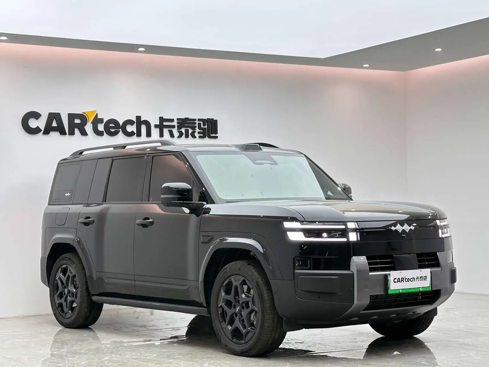 BYD Leopard Titanium 7 PHEV