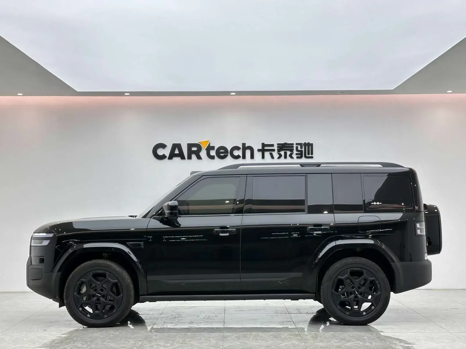 BYD Leopard Titanium 7 PHEV
