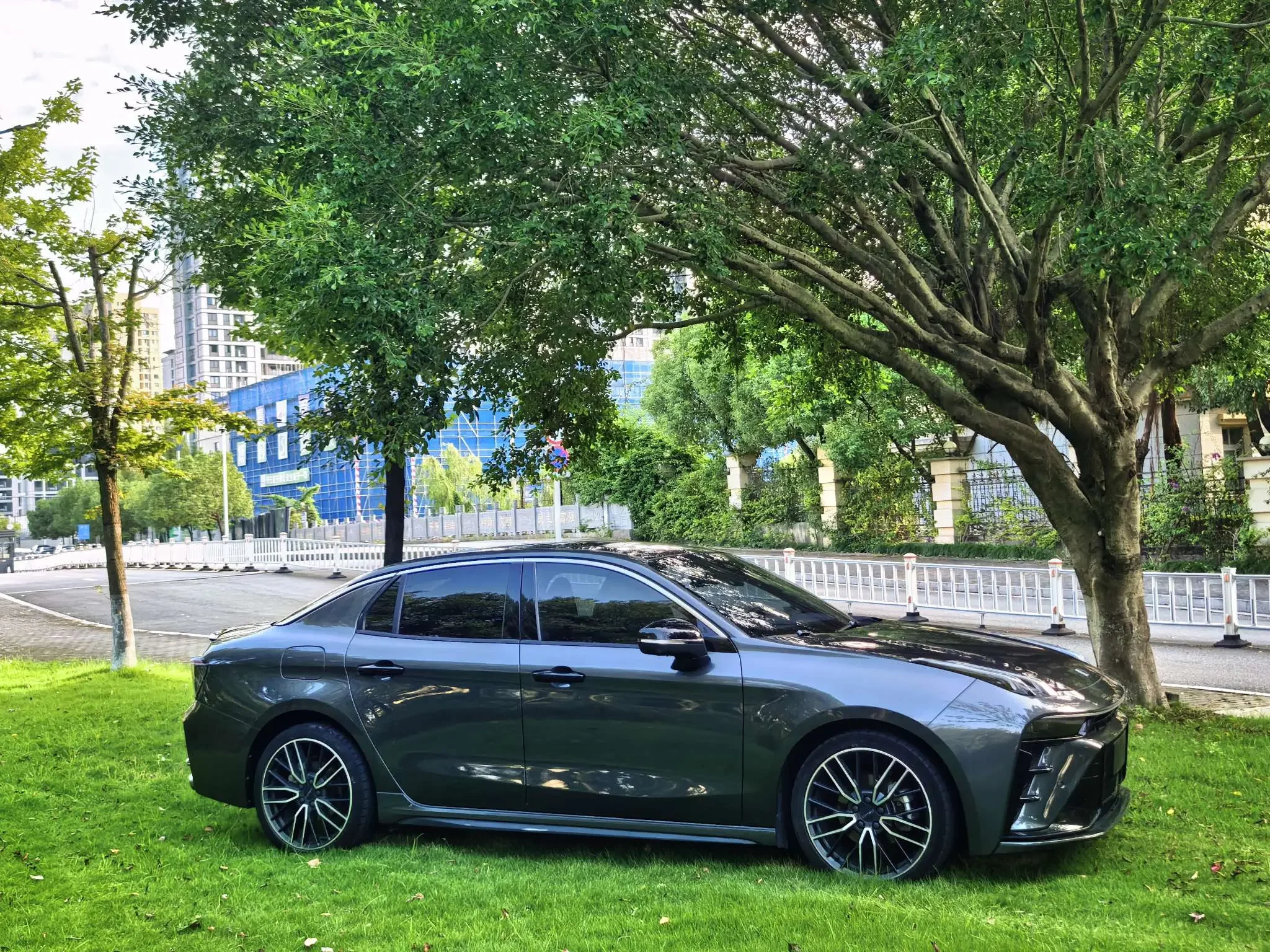 Lynk & Co 03
