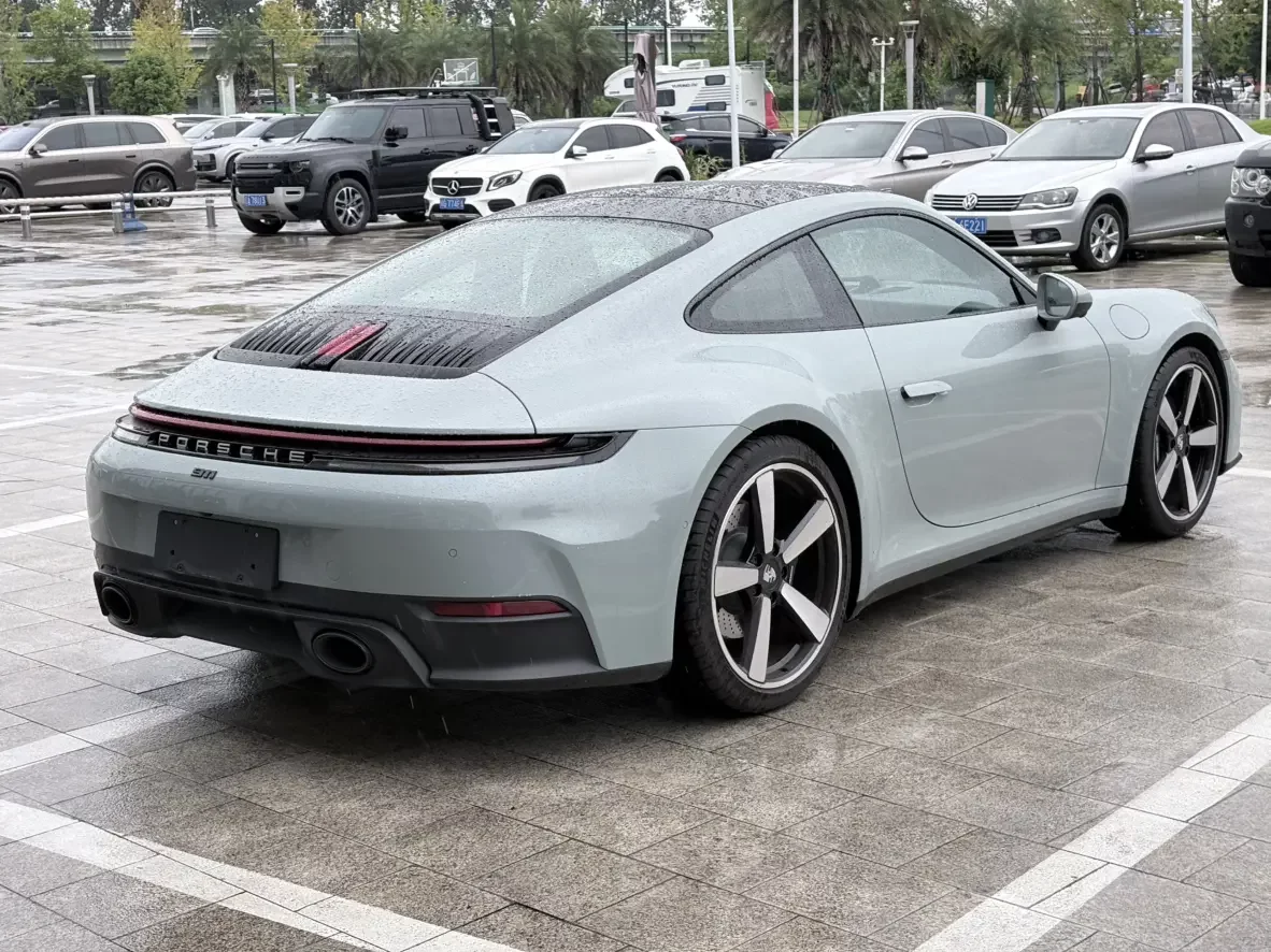 Porsche 911