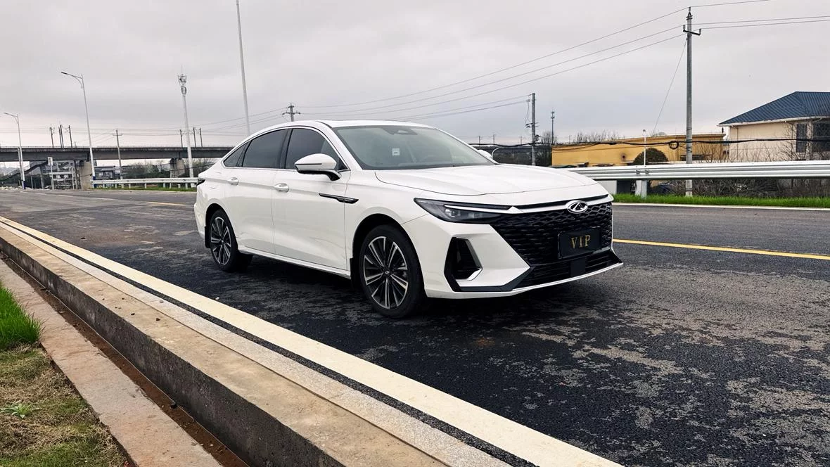 Chery Arrizo 8