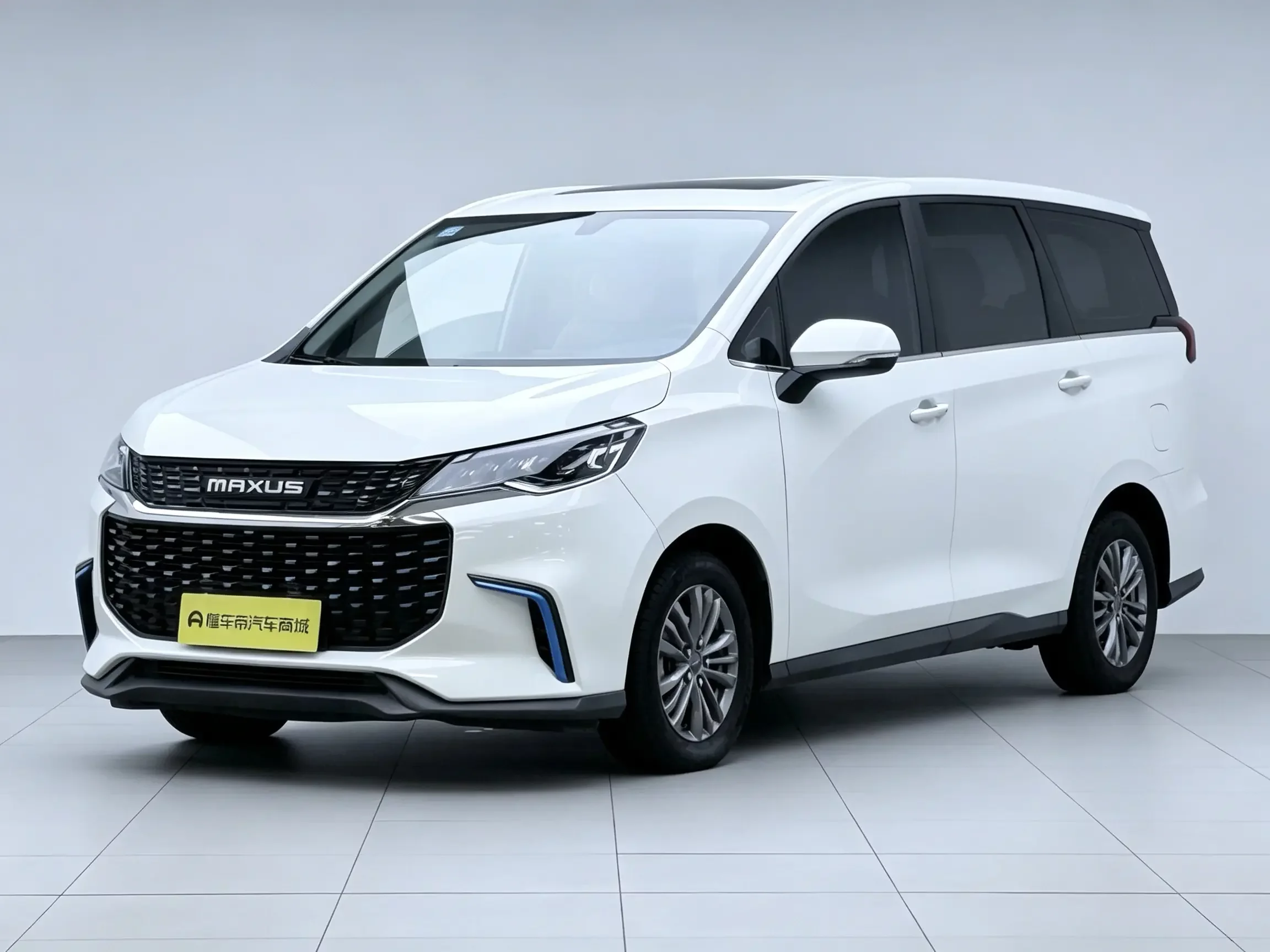 Maxus Chase EUNIQ 5 PLUG IN