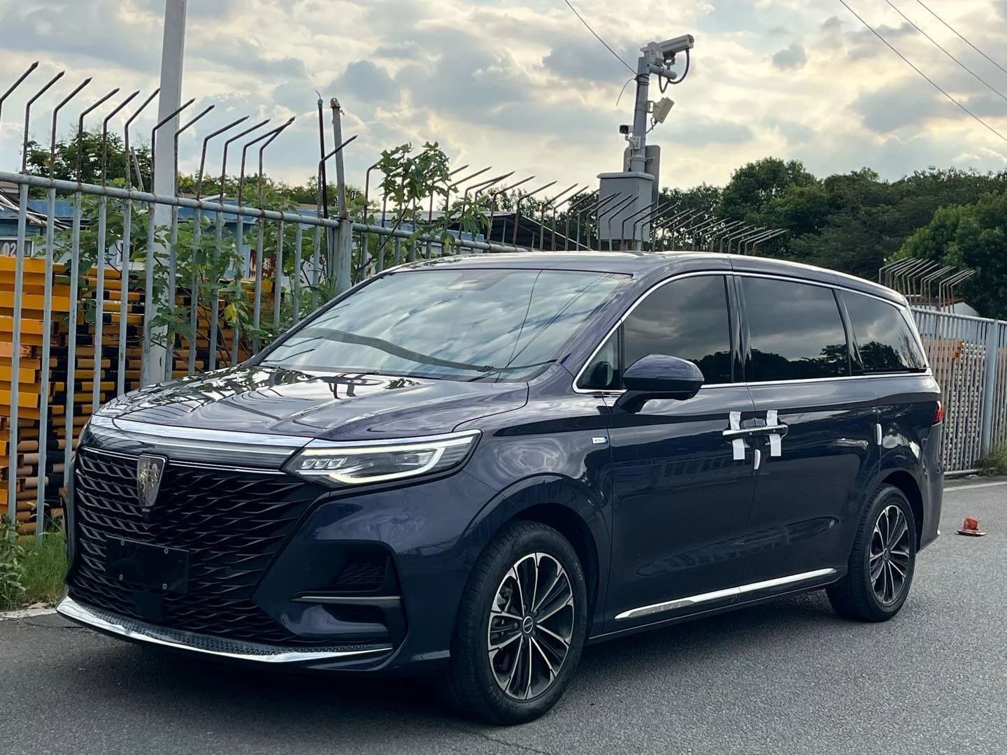Roewe iMAX8