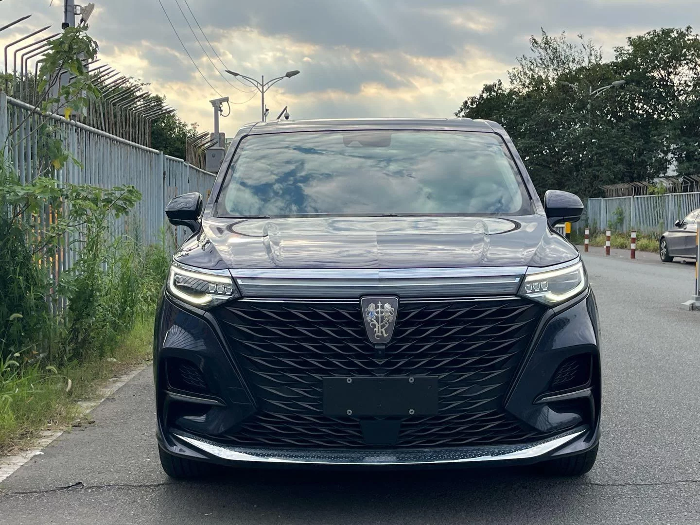 Roewe iMAX8