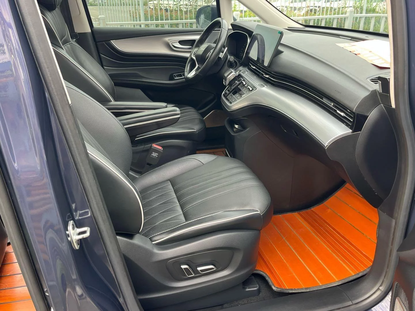 Roewe iMAX8