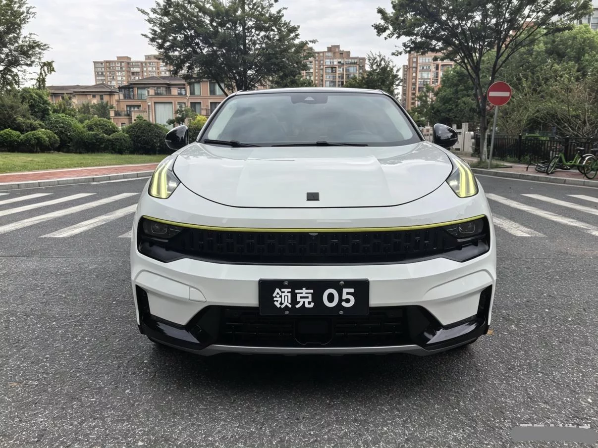 Lynk & Co 05