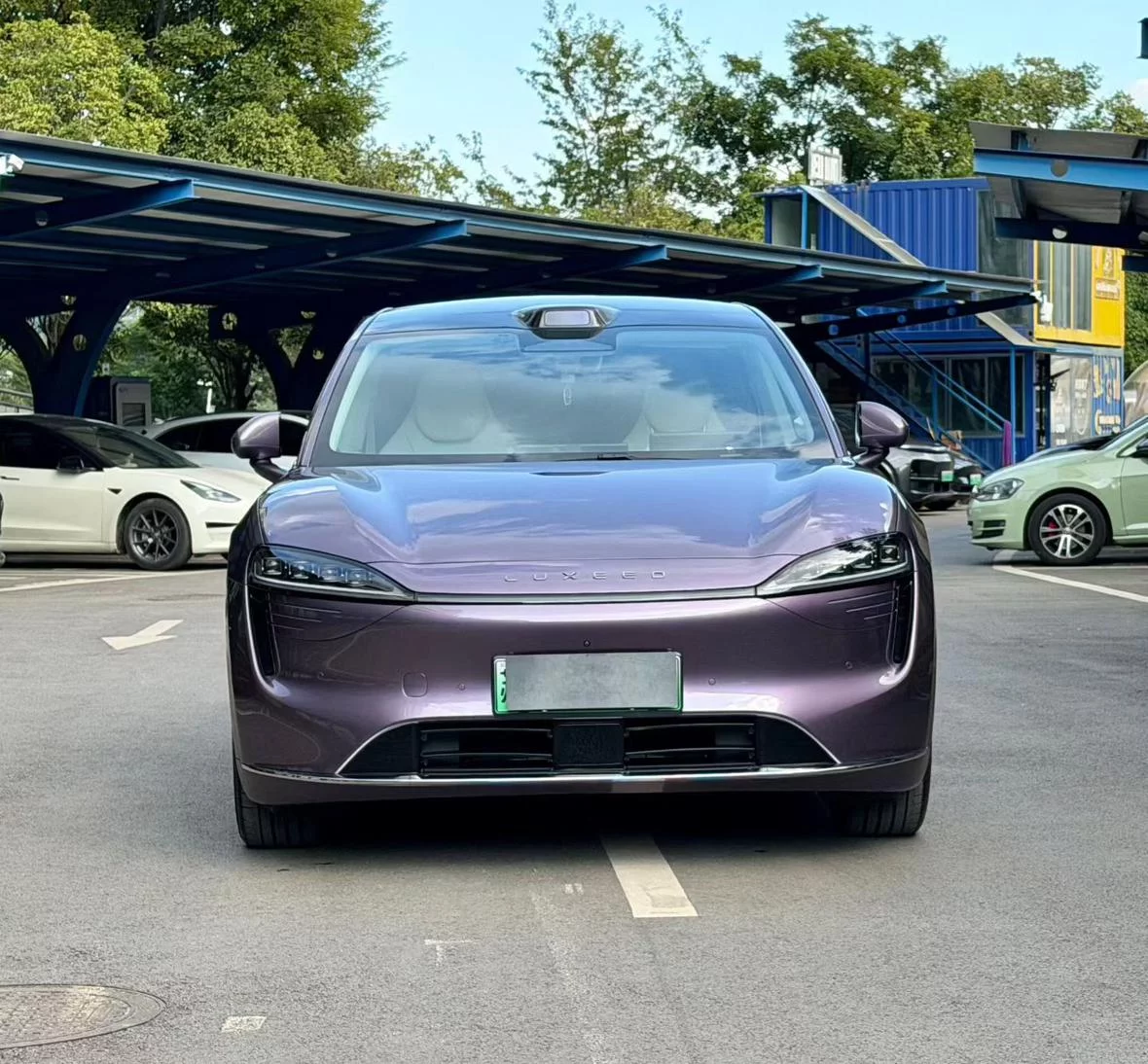 Luxeed Zhijie R7
