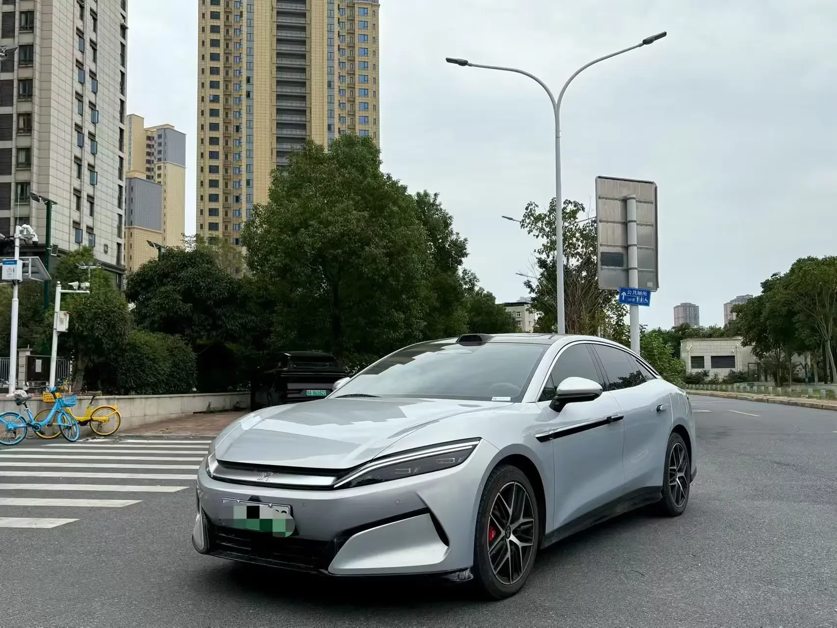 BYD Han L EV