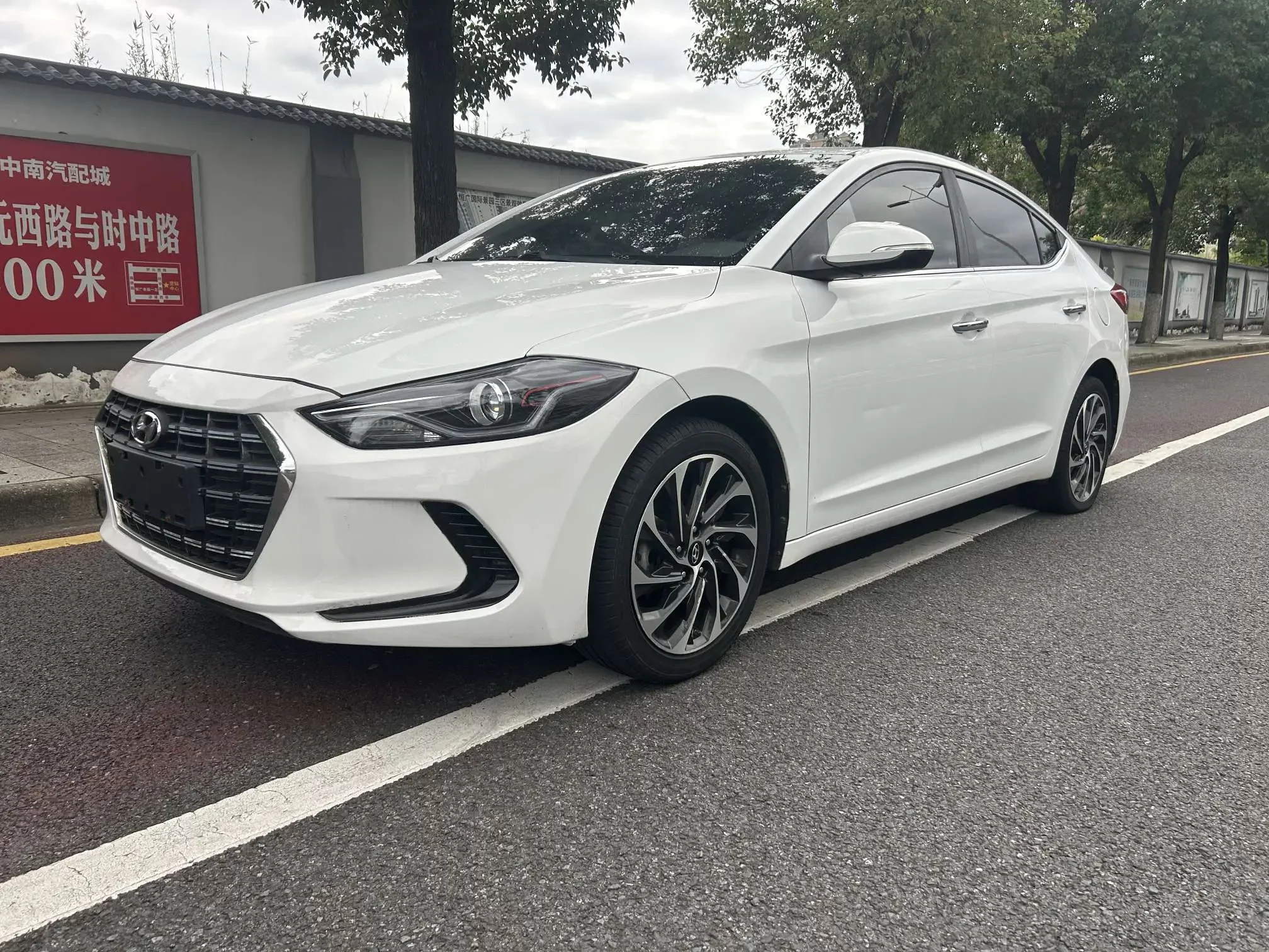 Hyundai Elantra Lingdong