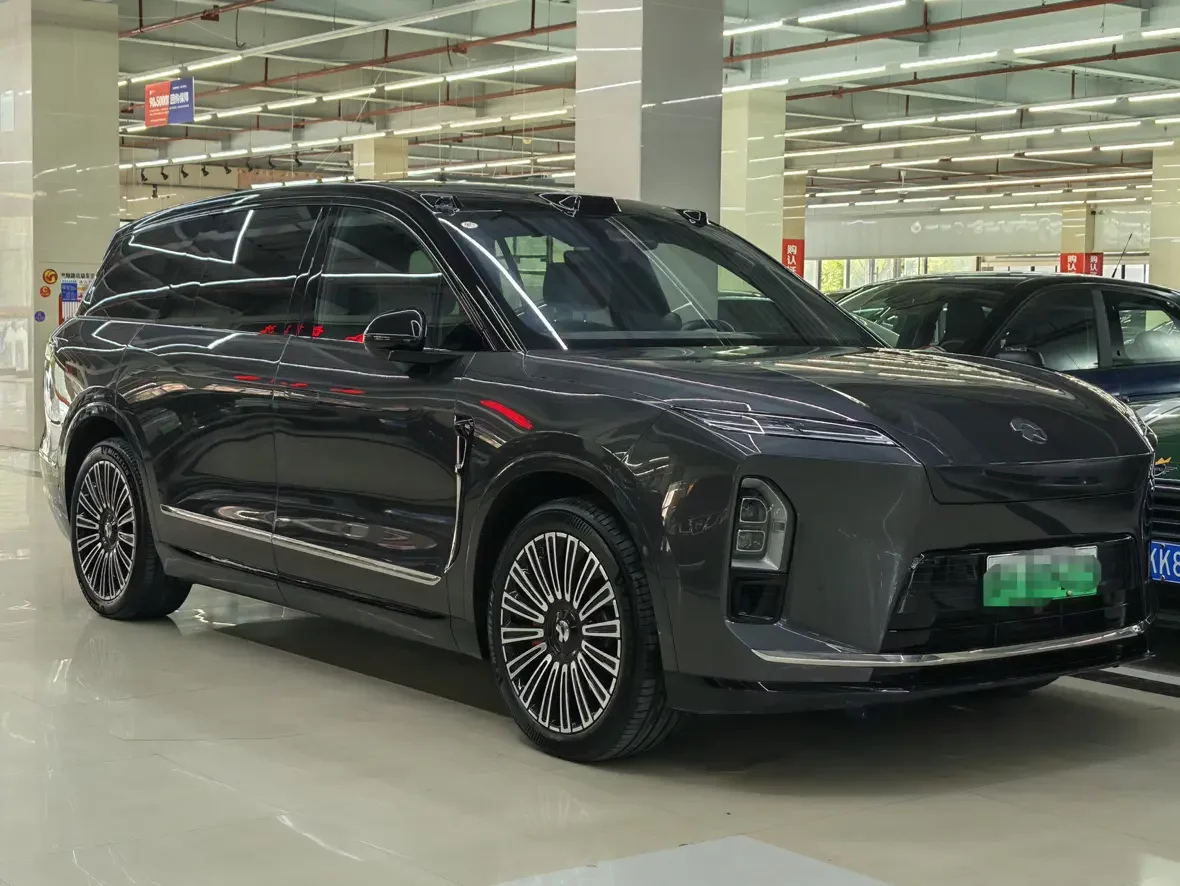 NIO ES8