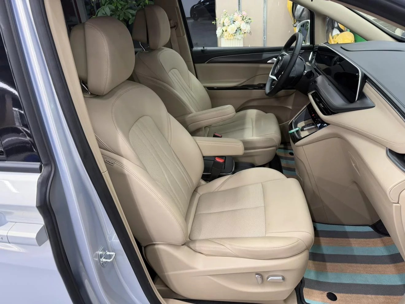 Buick GL8 PHEV