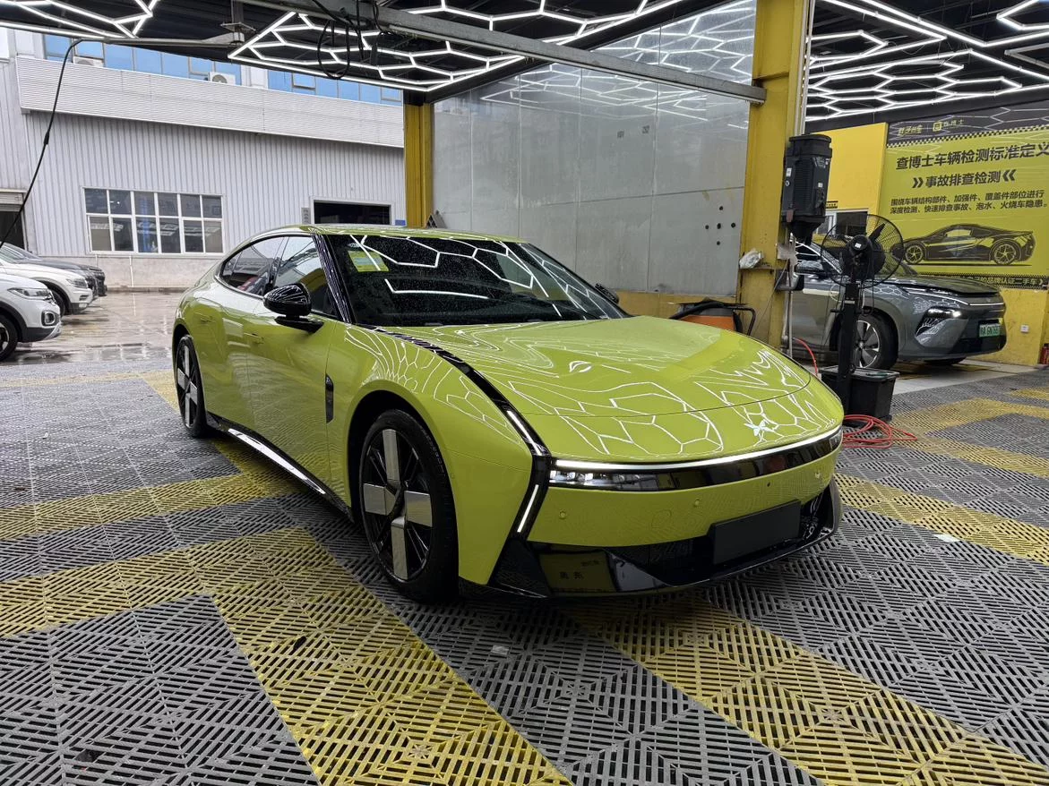 XPeng P7