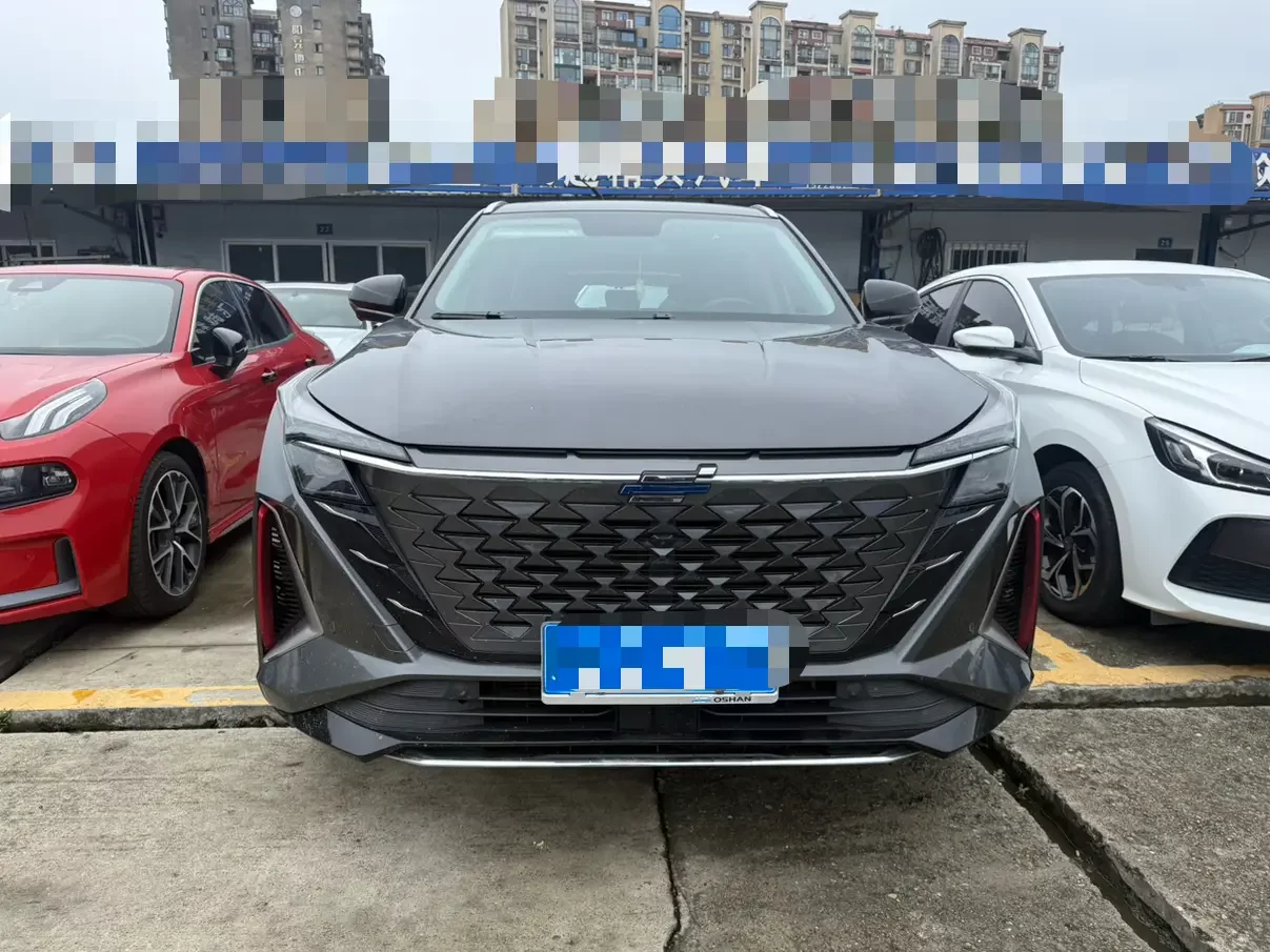 Oshan Changan Auchan Z6
