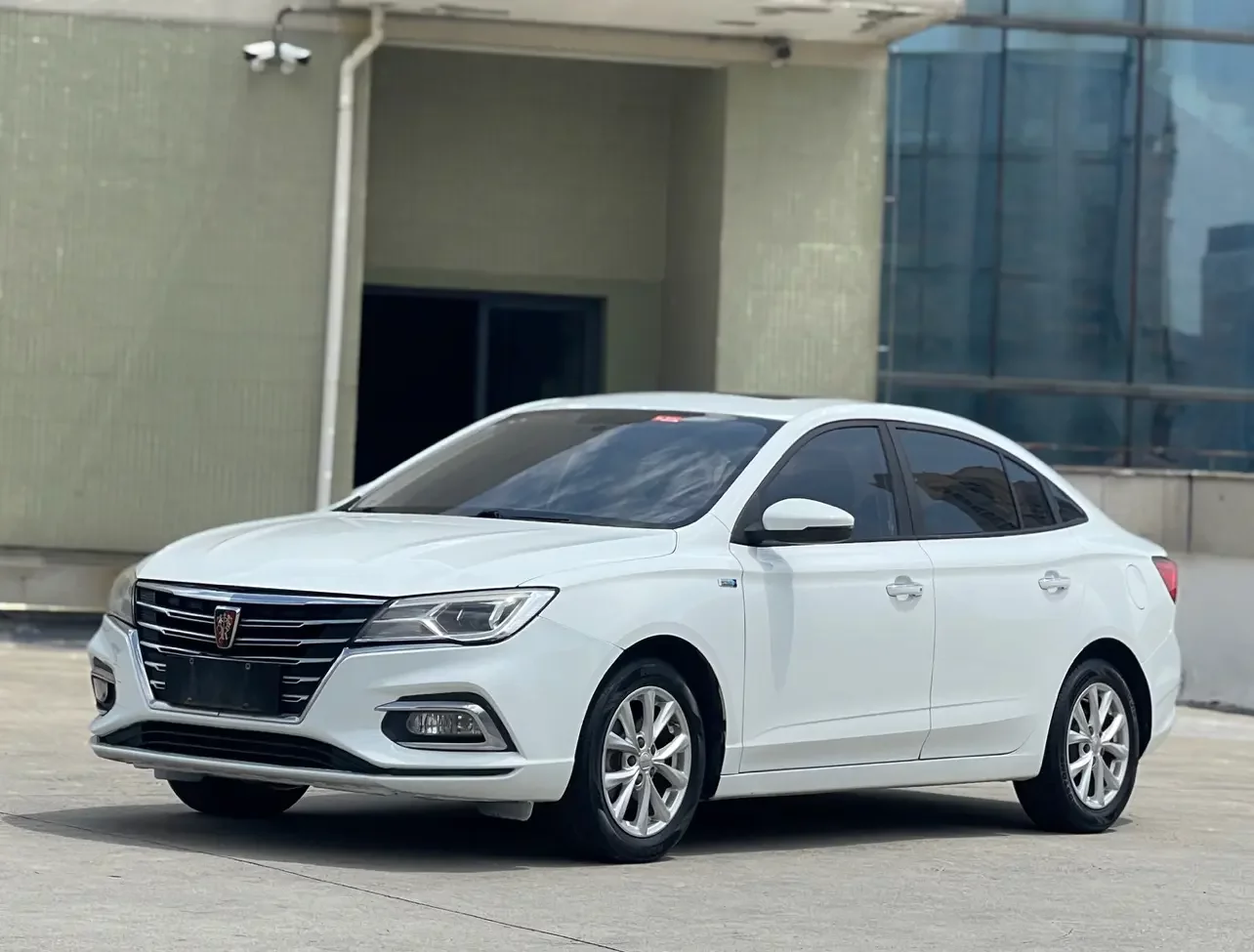 Roewe i5