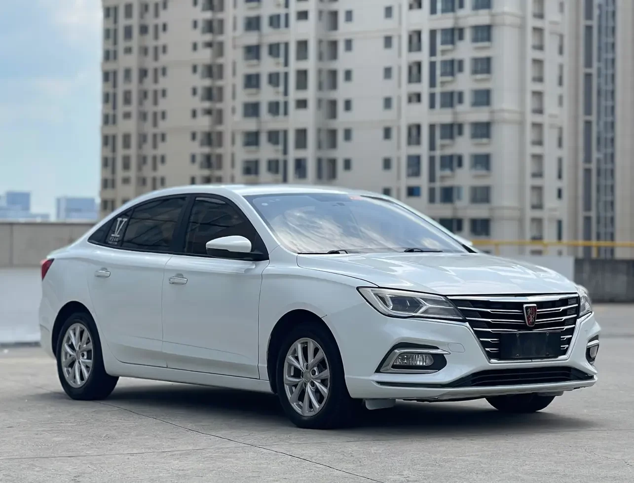 Roewe i5
