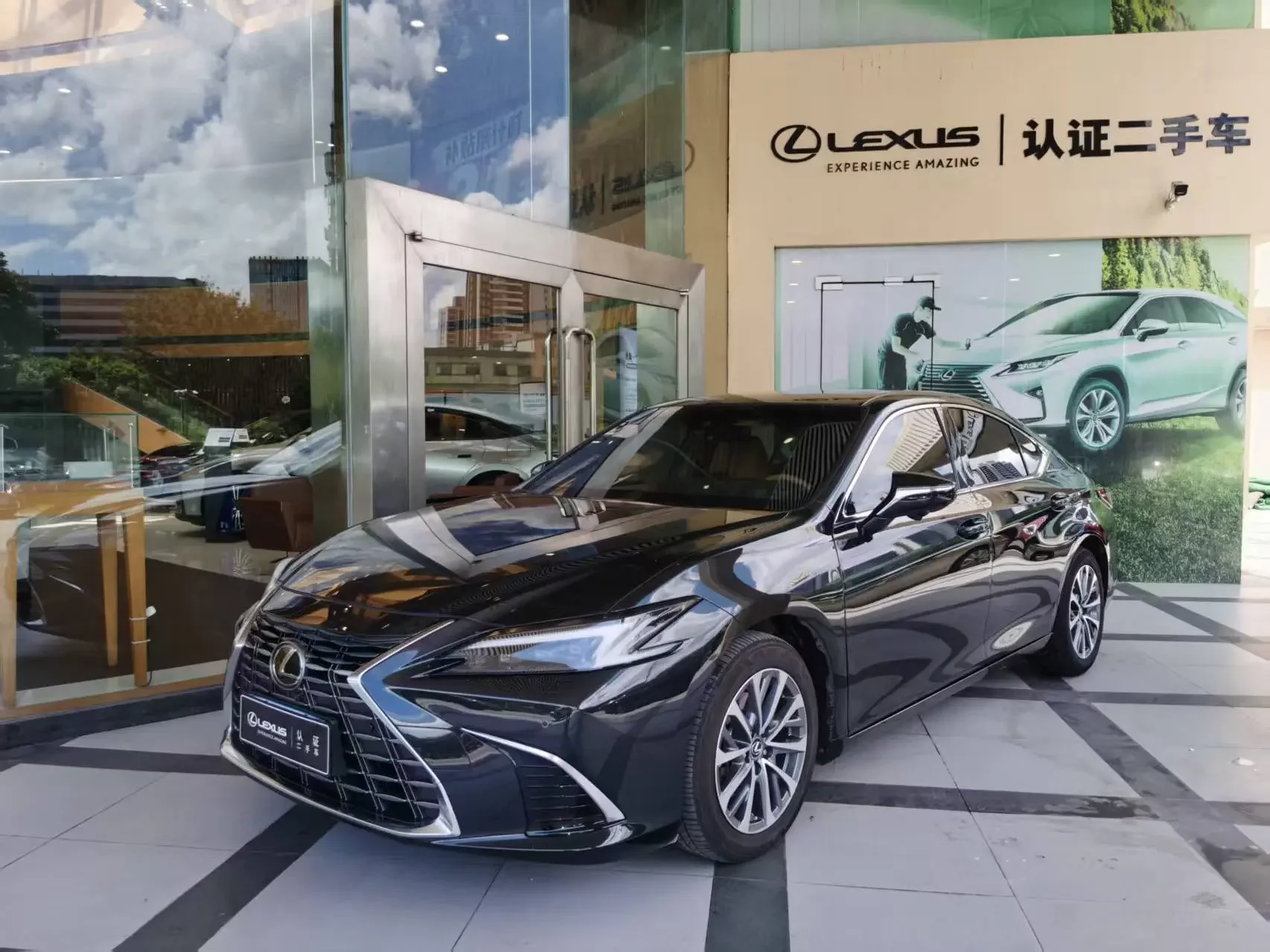 Lexus ES