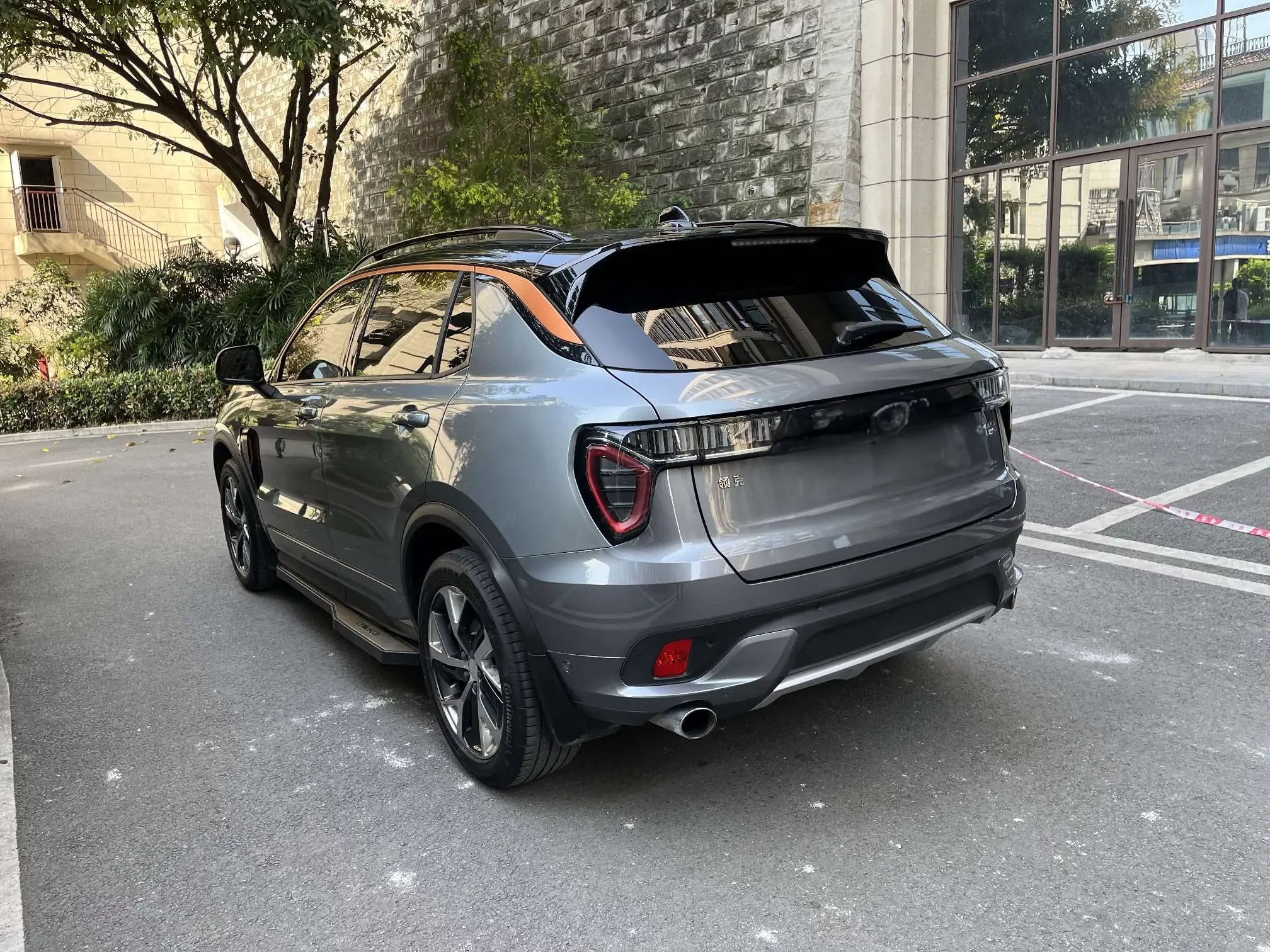 Lynk & Co 01