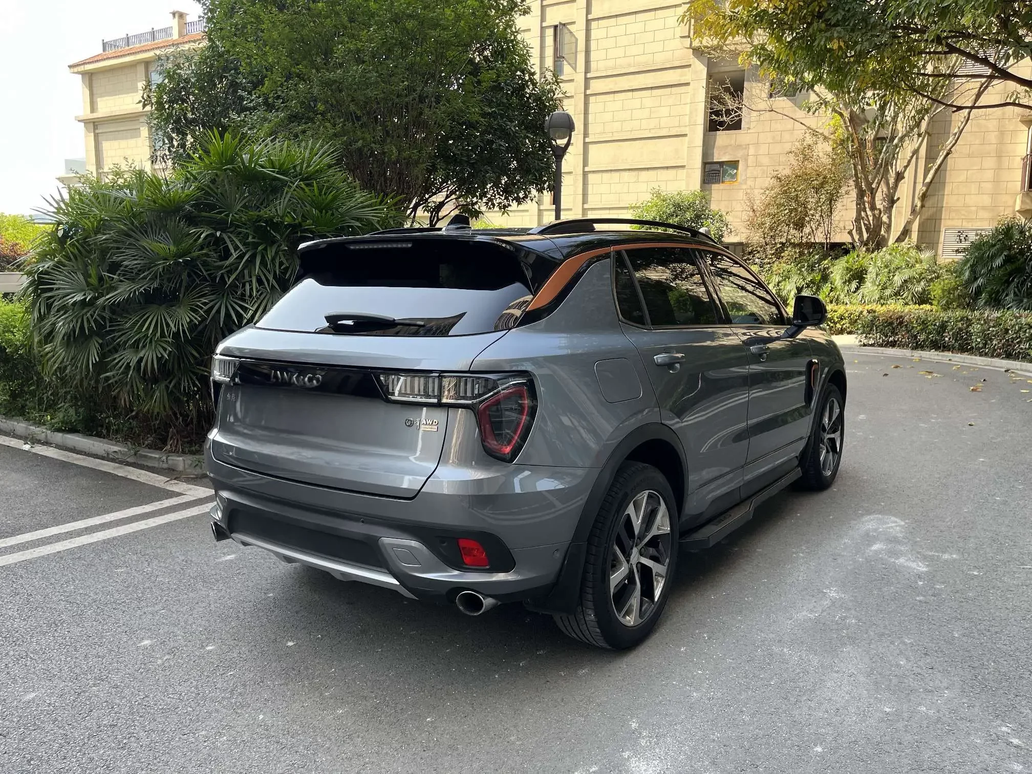 Lynk & Co 01