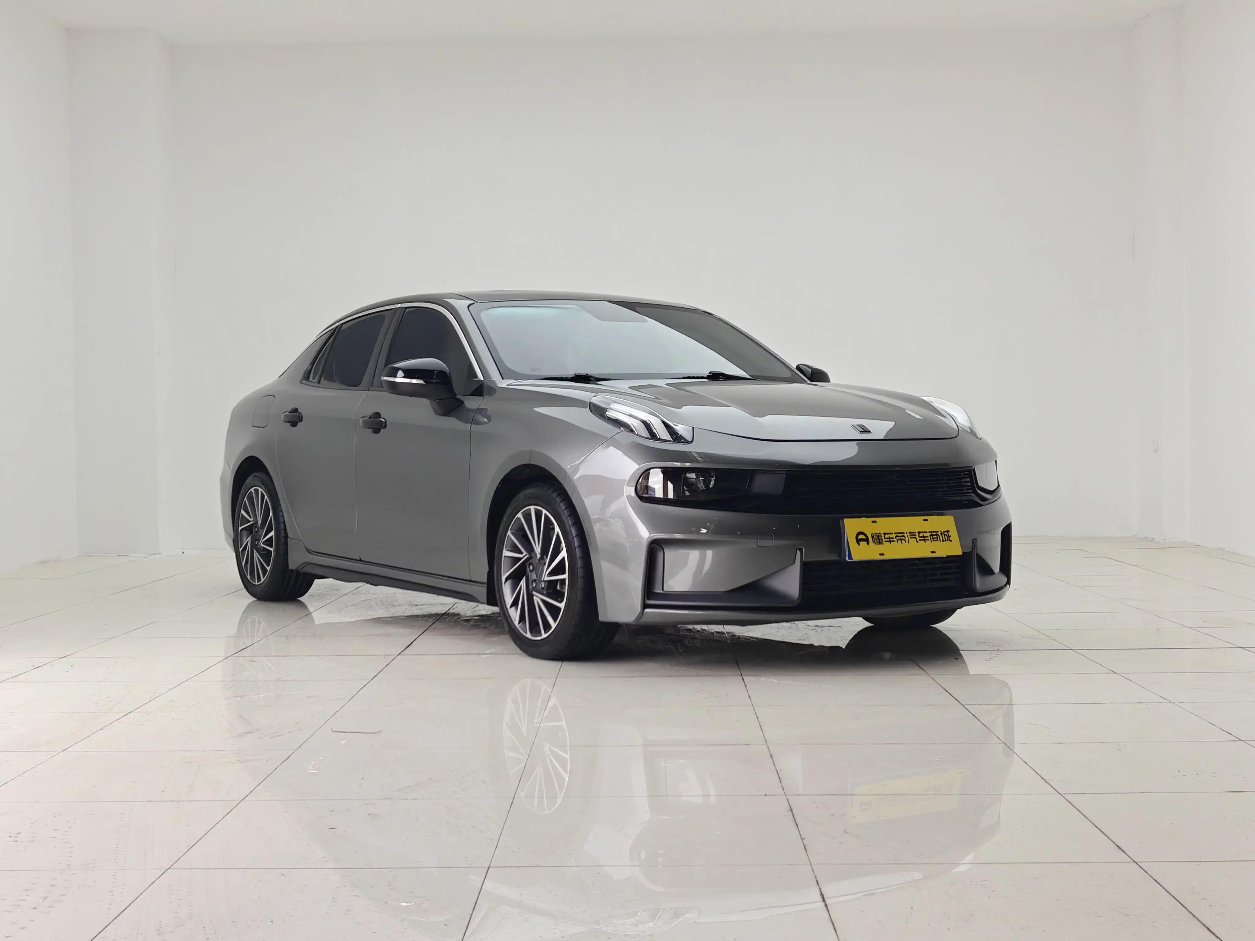 Lynk & Co 03