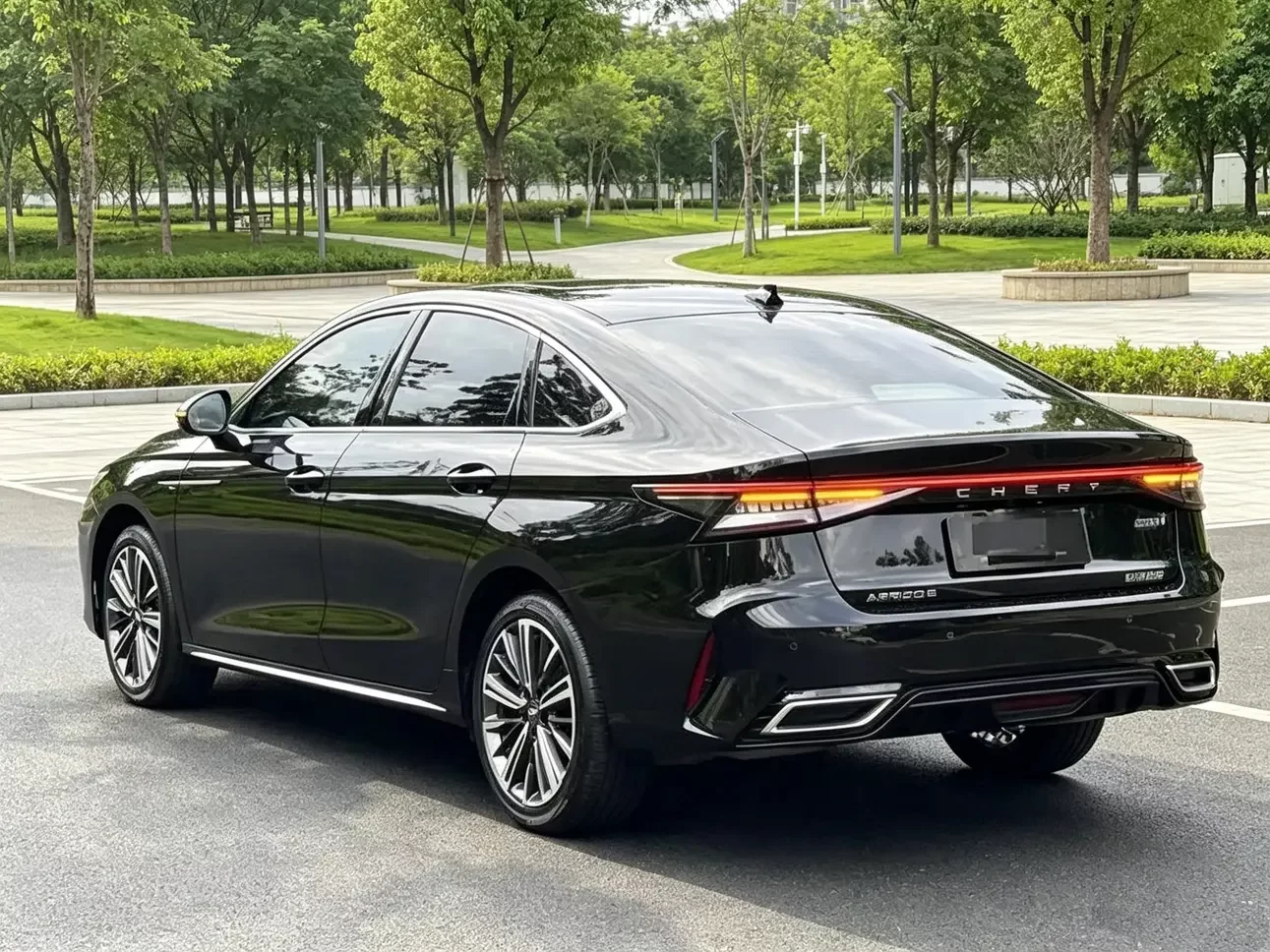 Chery Arrizo 8