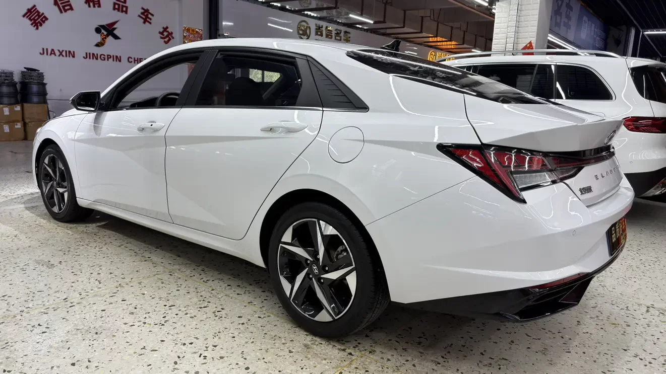 Hyundai Elantra