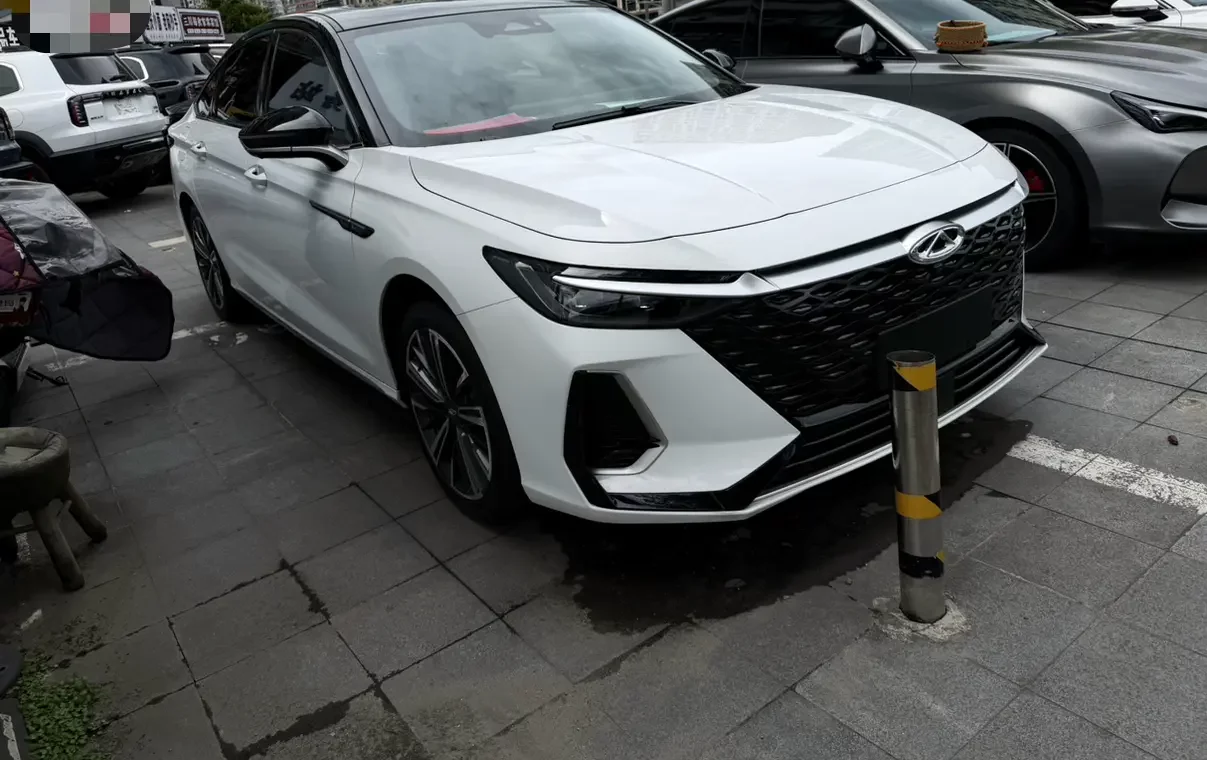 Chery Arrizo 8