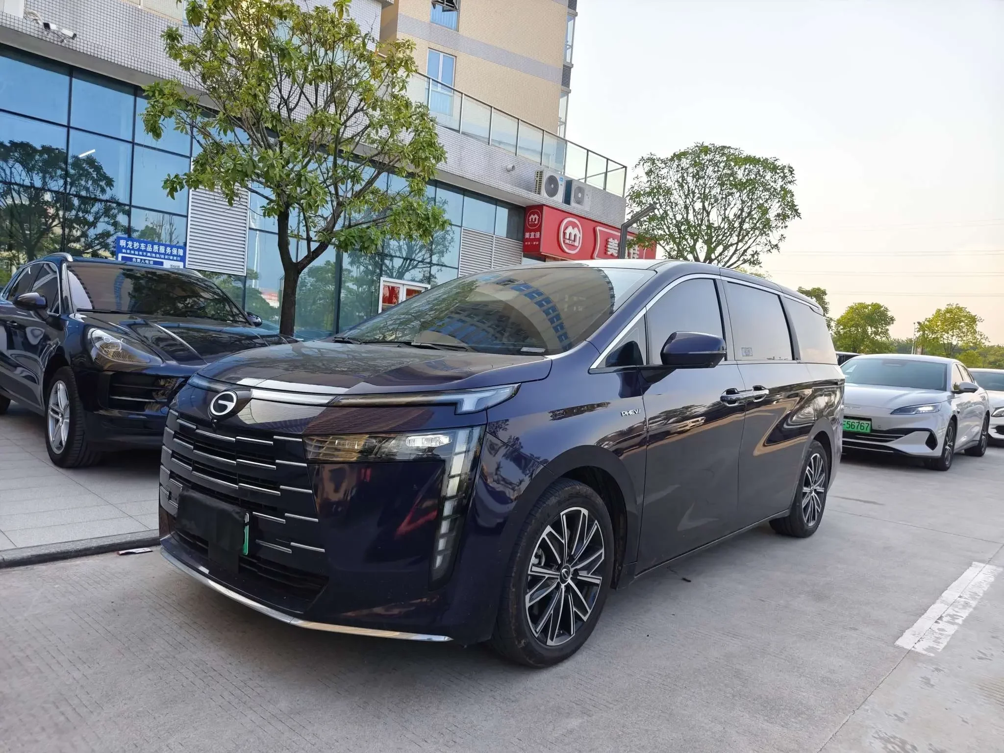 GAC Trumpchi E8 PHEV