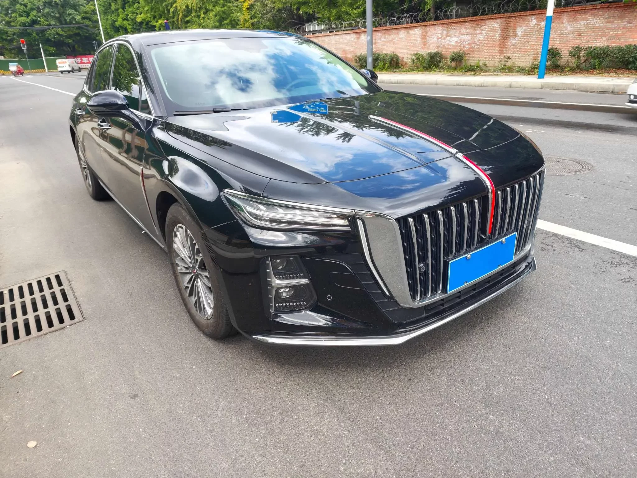 Hongqi H5