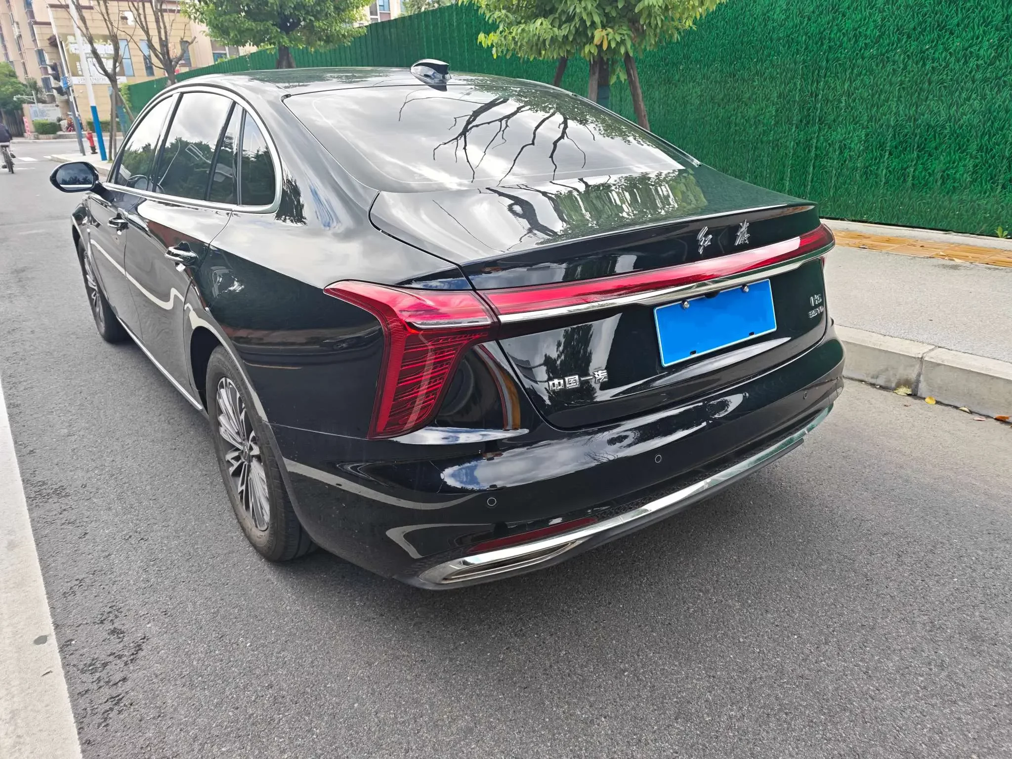 Hongqi H5