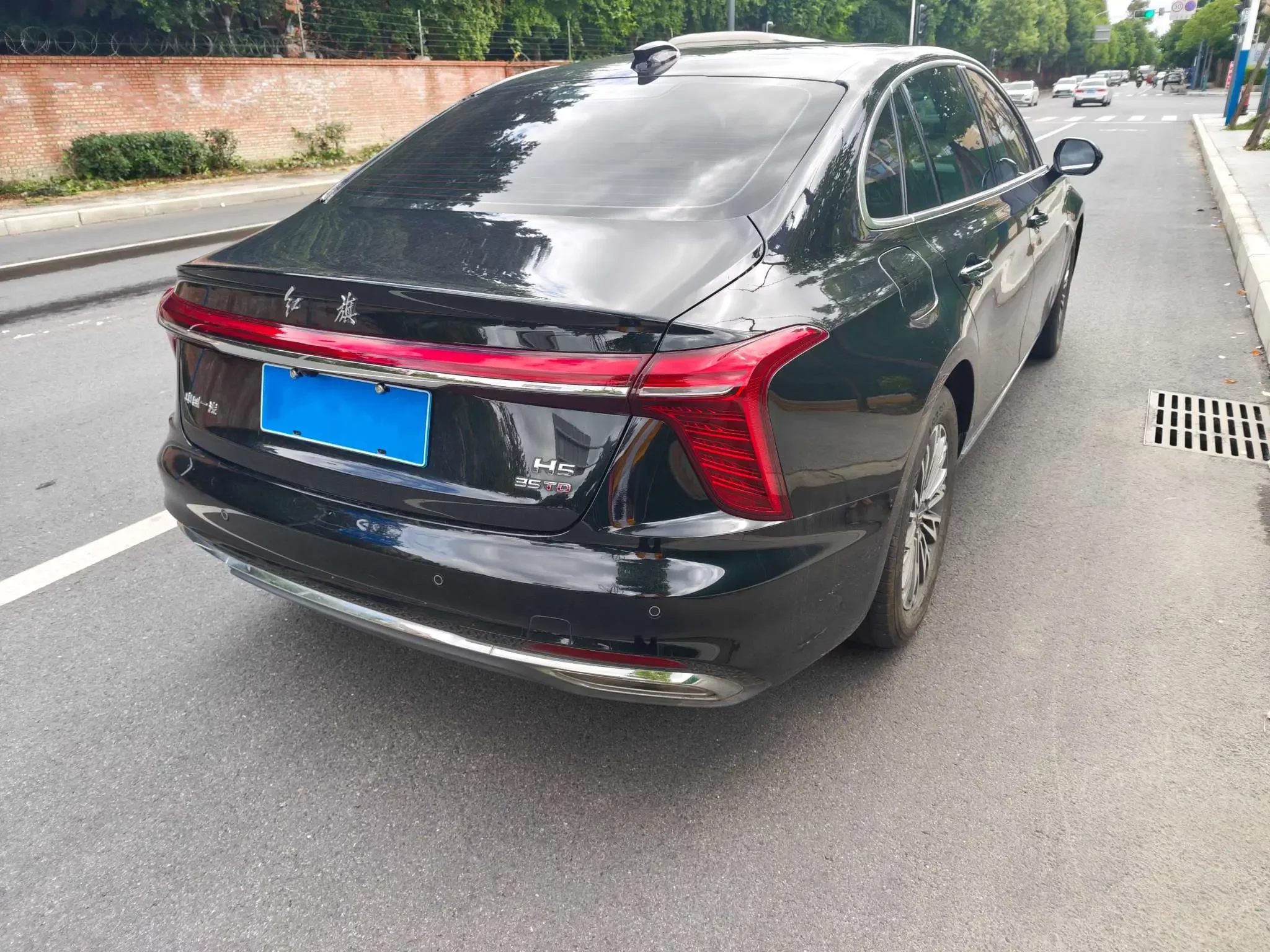 Hongqi H5